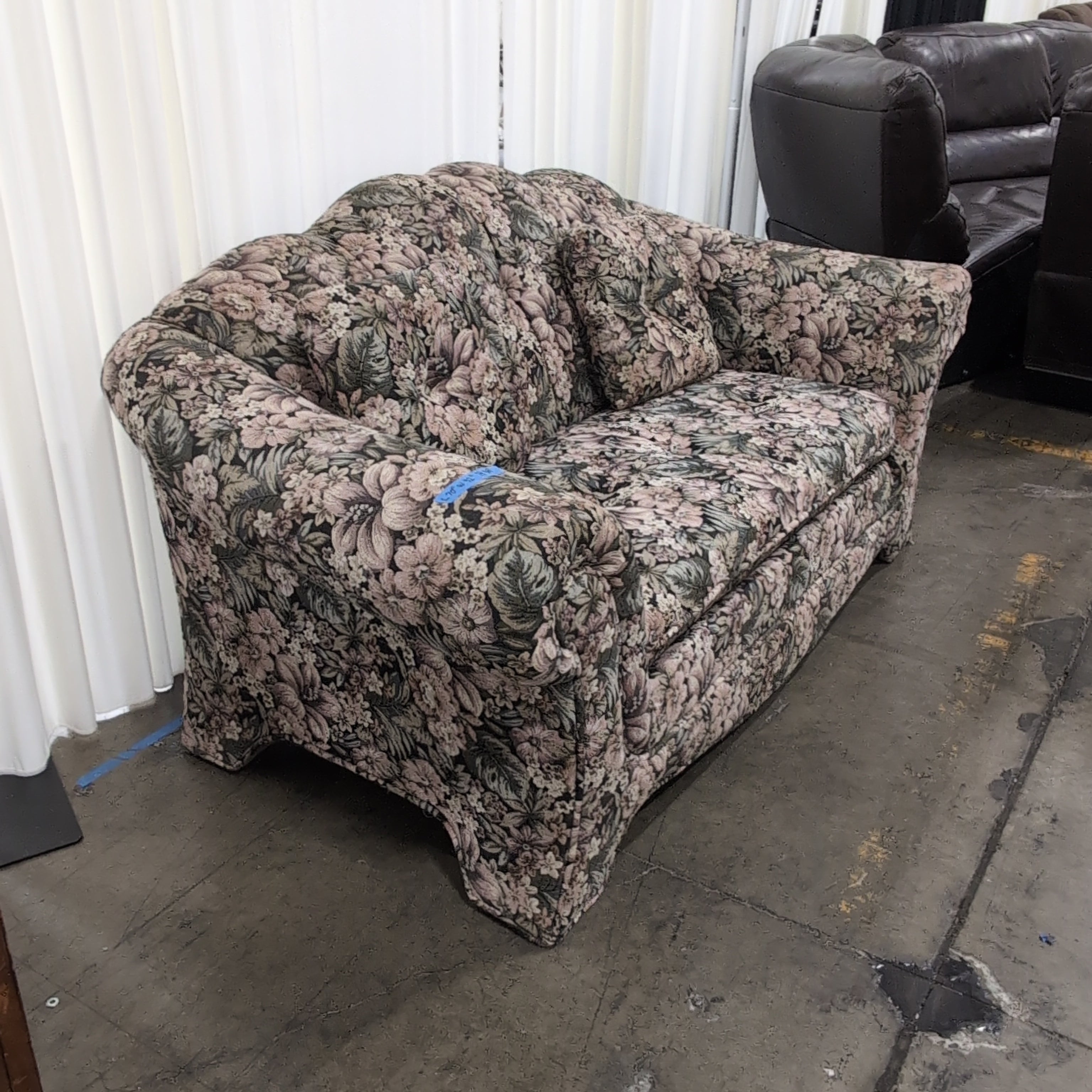 Vintage Floral Pattern Couch with Tufted Back