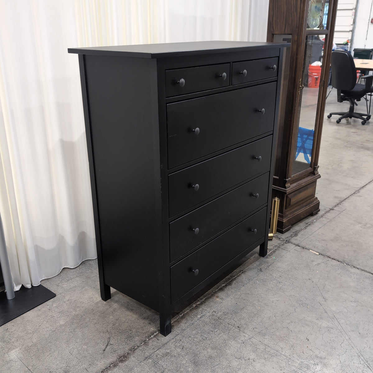 Black Wood Six-Drawer Dresser