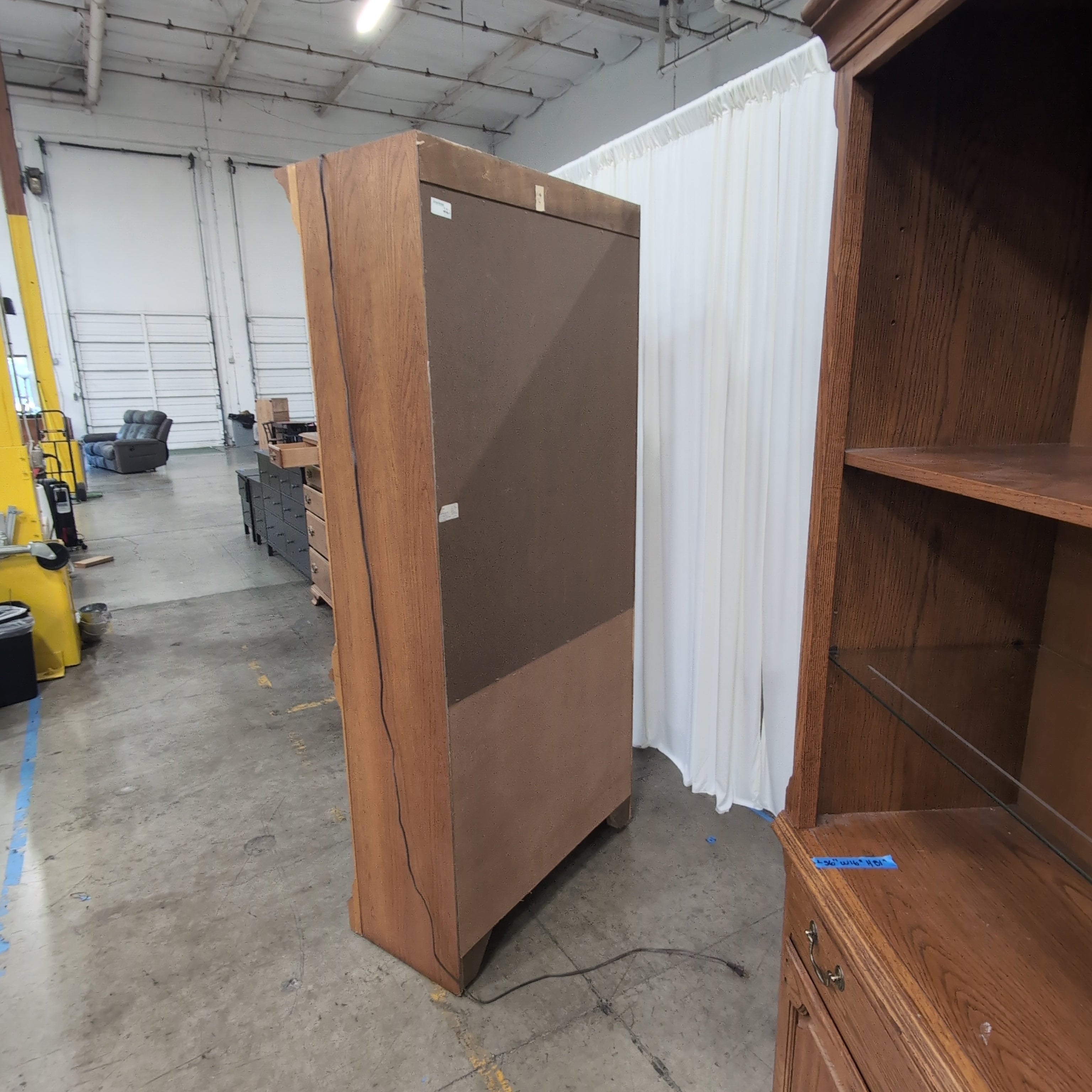 Thomasville Traditional Golden Oak China Cabinet with Glass Doors
