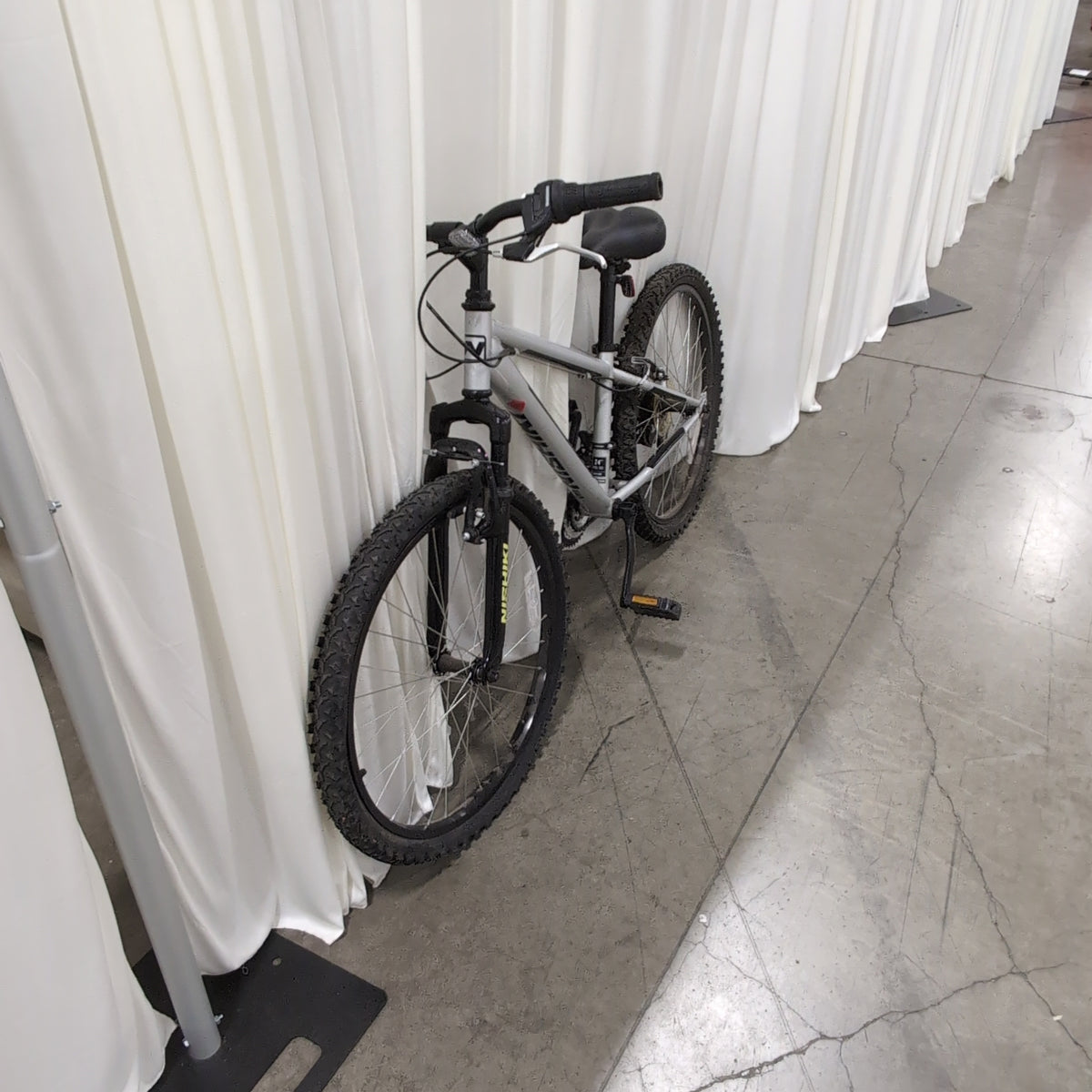 Nishiki Pueblo 24 Silver Bicycle with Knobby Tires