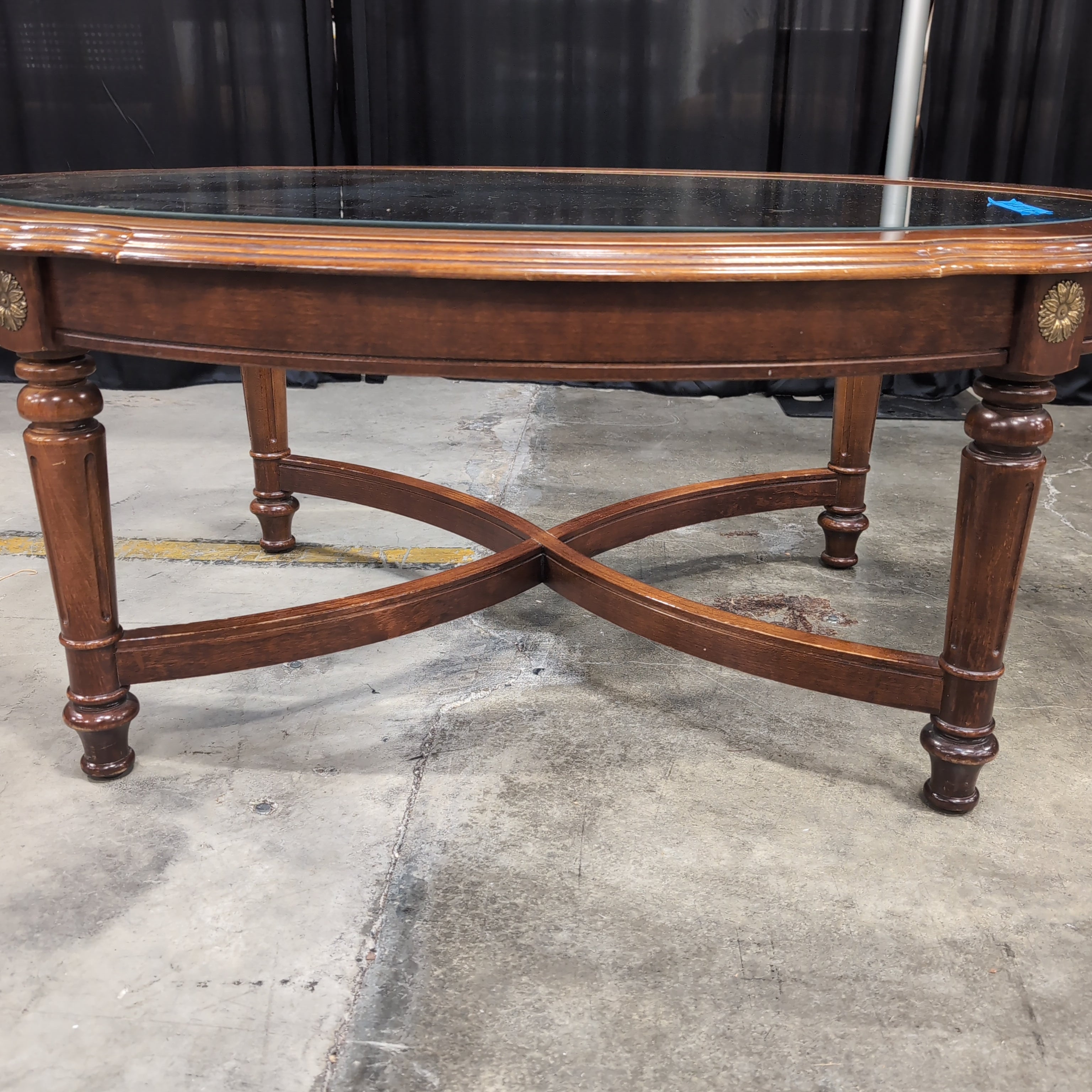 Traditional Oval Coffee Table with Glass Top