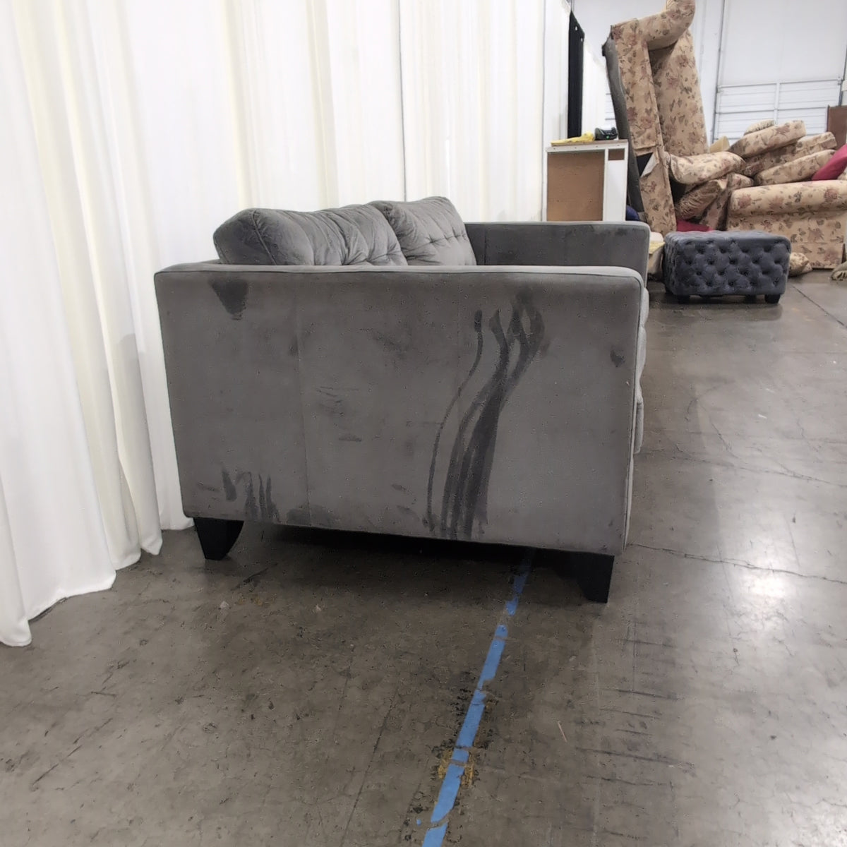 Tufted Grey Velvet Loveseat