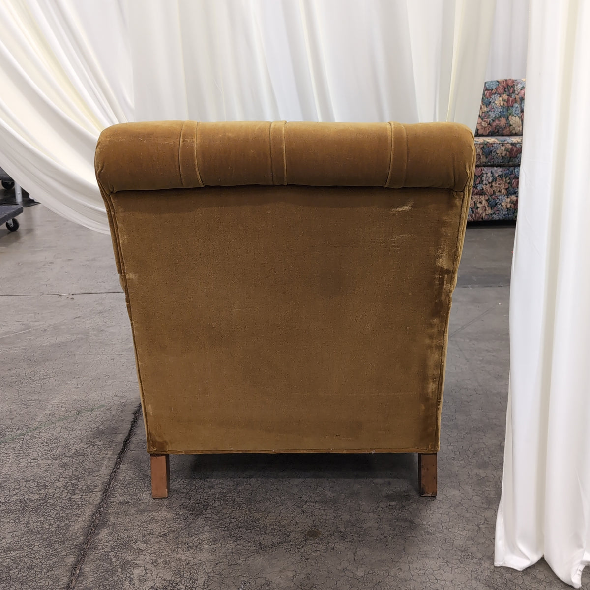 Retro Gold Velvet Tufted Chair