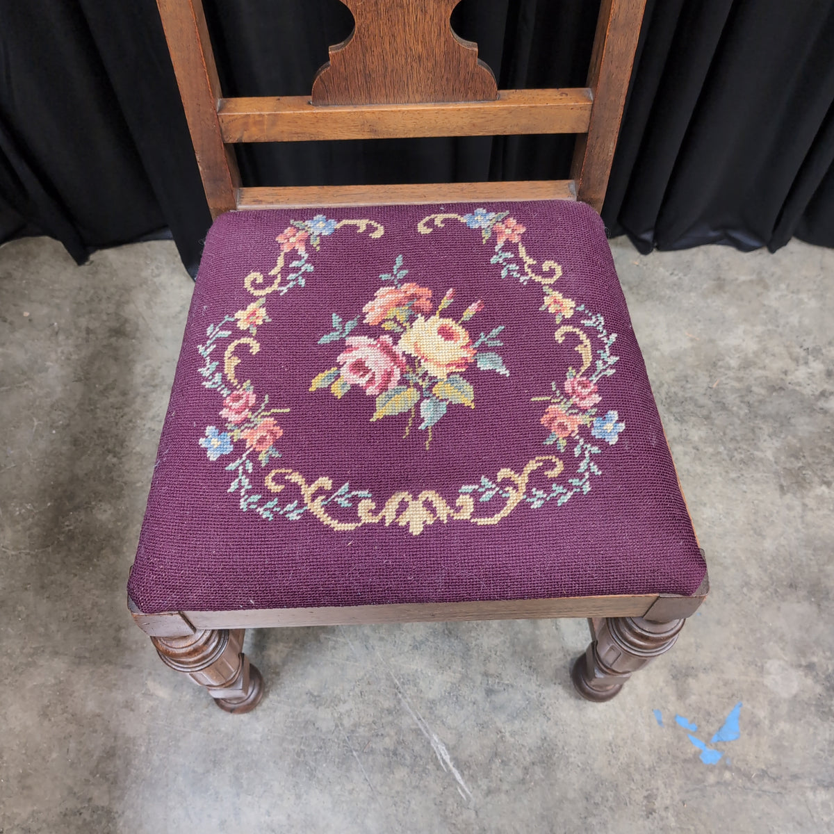 Octagonal Top Wood Dining Table with Turned Legs