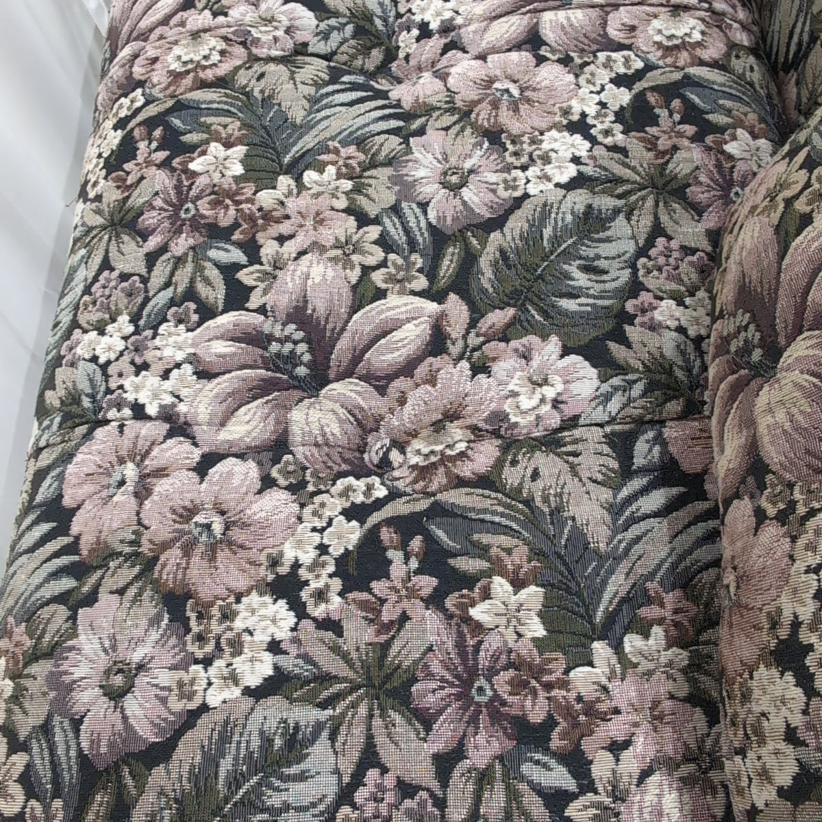 Vintage Floral Pattern Couch with Tufted Back