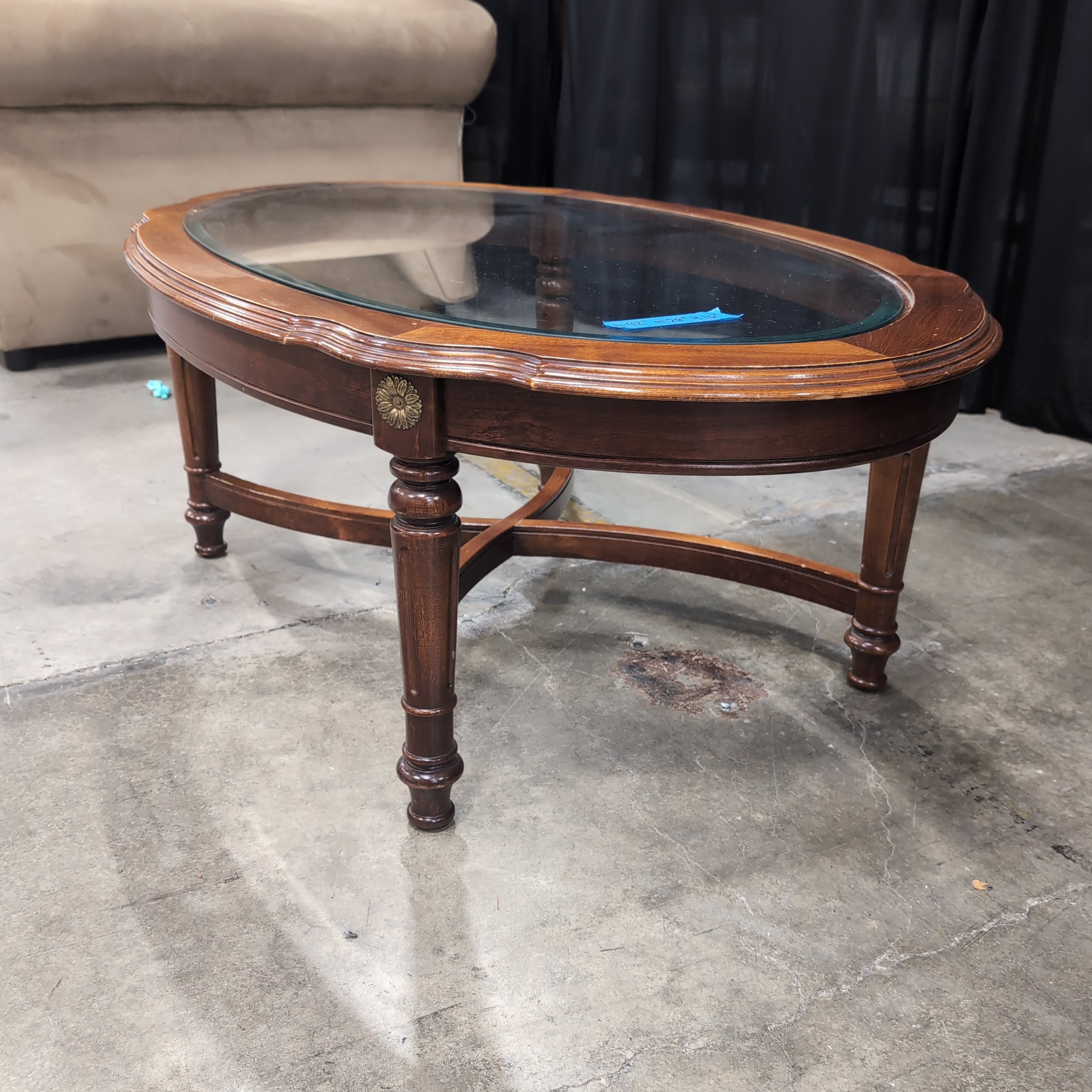 Traditional Oval Coffee Table with Glass Top