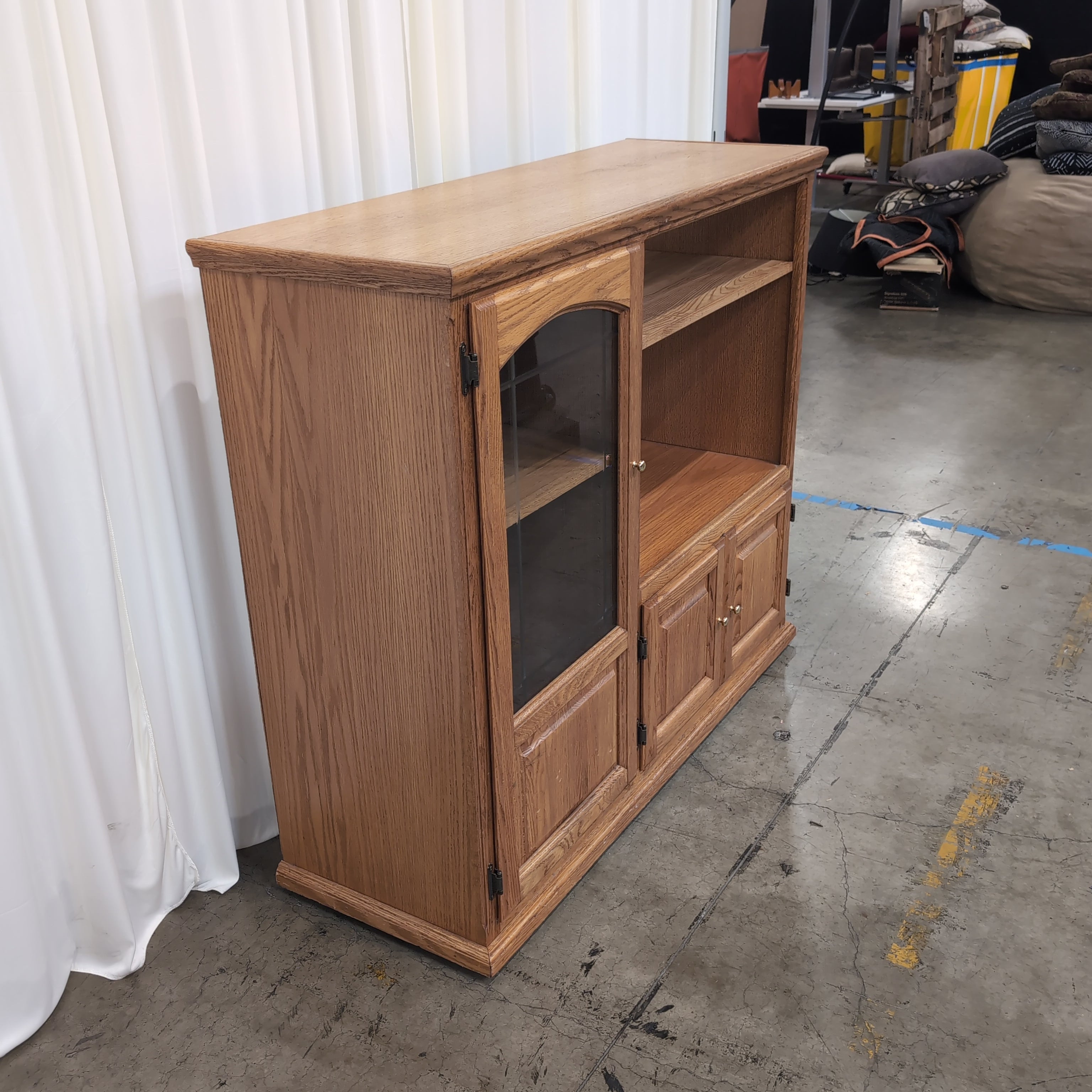 Natural Oak Wood TV Stand in a Classic Style