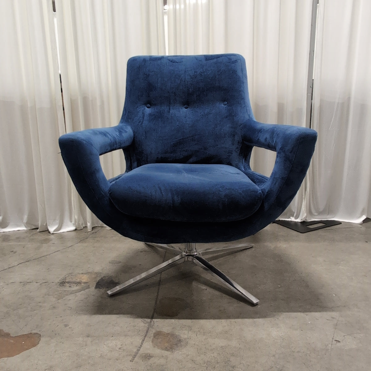 Deep Blue Velvet High-Back Accent Chair with Button Tufting