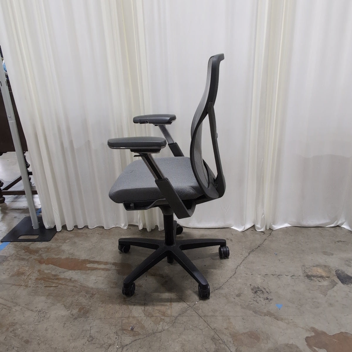 Gray Mesh Back Swivel Office Chair with Adjustable Arms