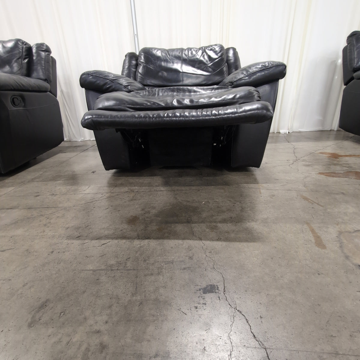 Padded Black Recliner in Leather