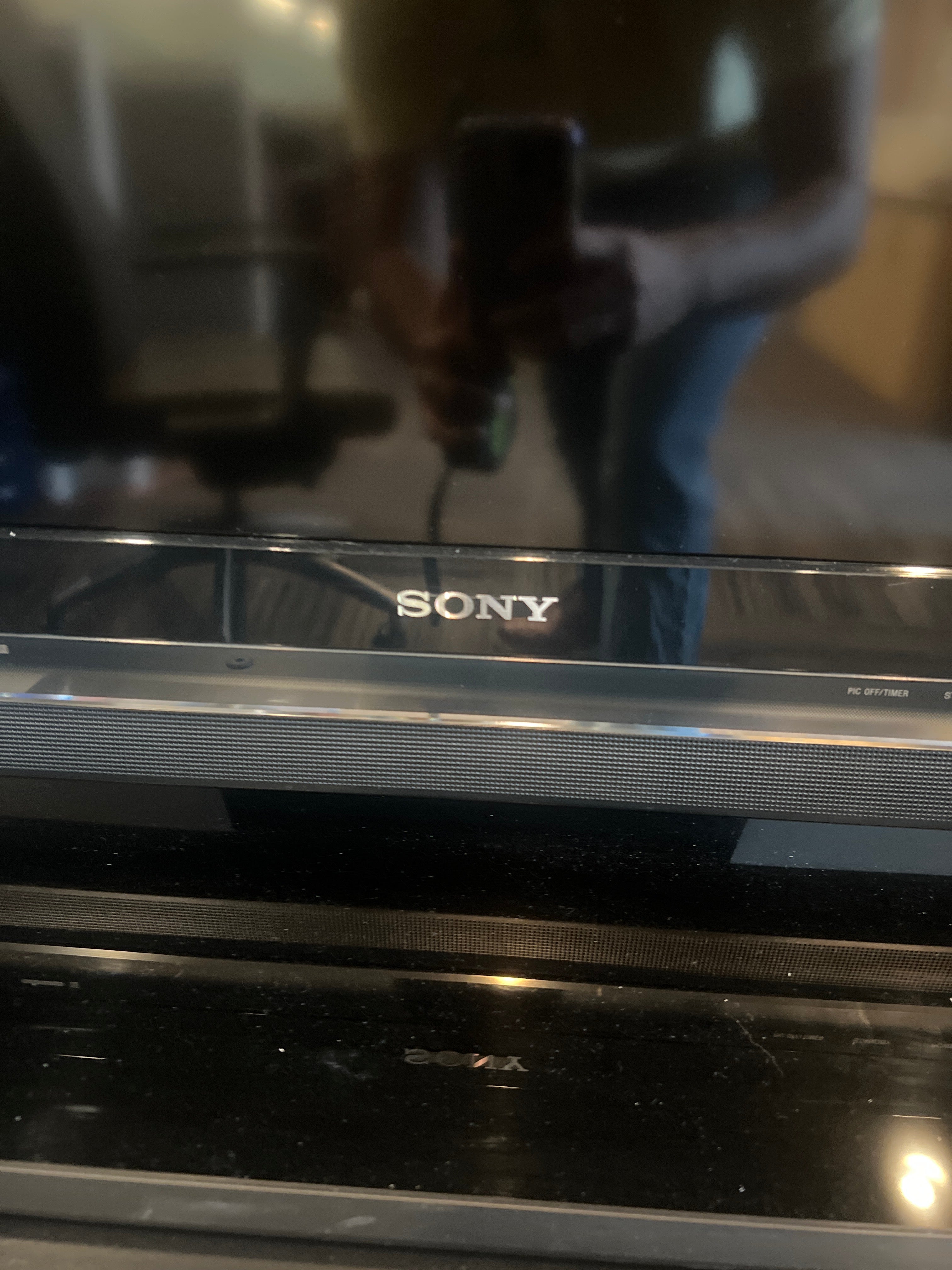 Sony Bravia 53” LCD Digital Color TV (KDL-52V5100)