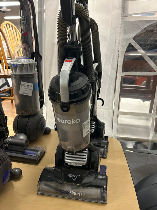EUREKA DASHSPRINT NEU612 Upright Vacuum