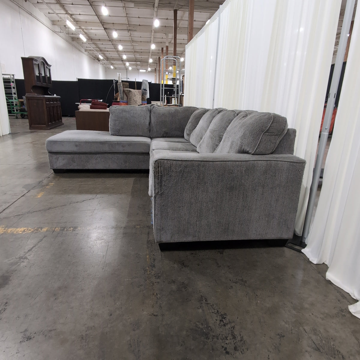 Grey Fabric L-Shaped Sectional Couch with Chaise