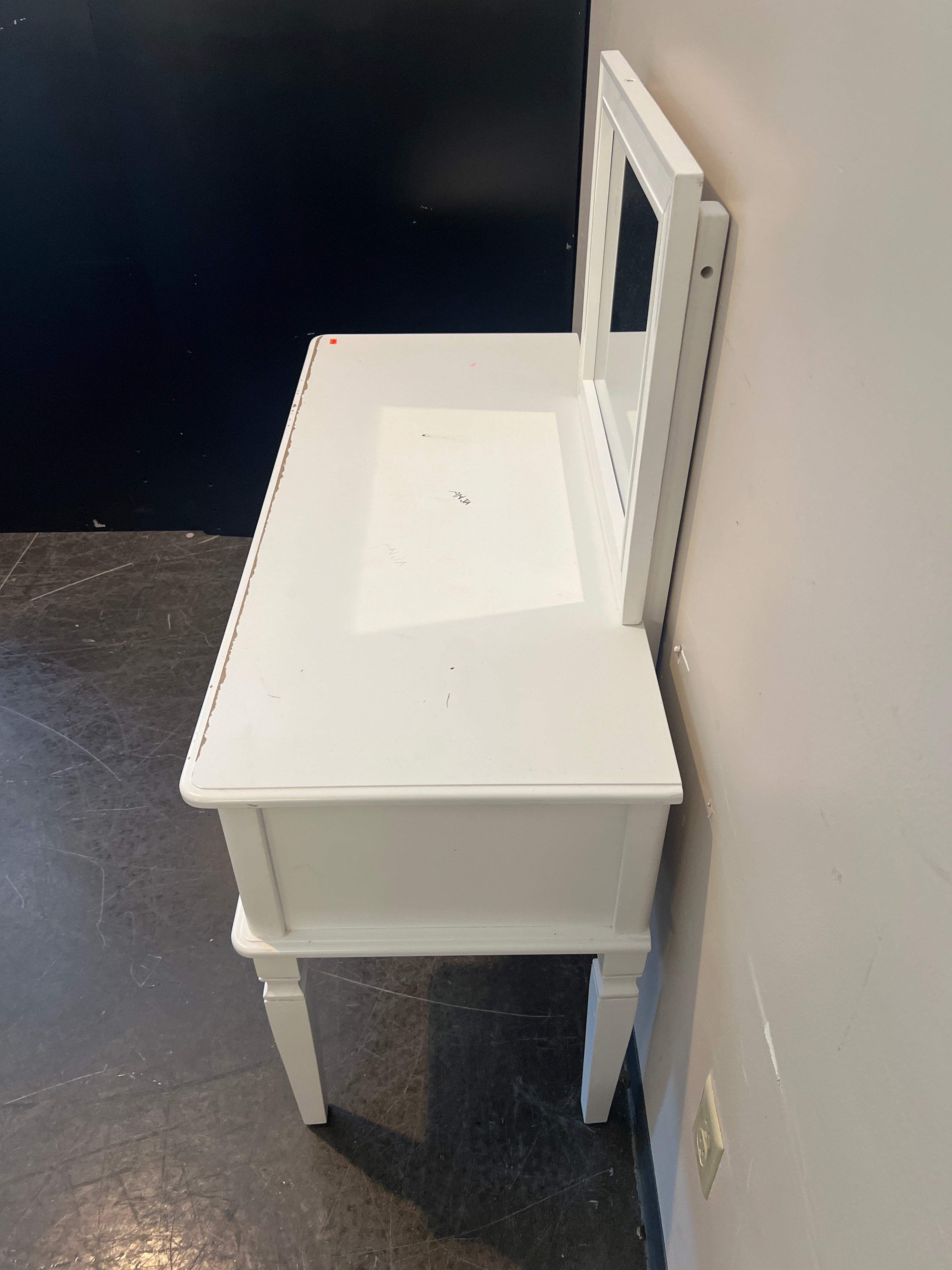 White Distressed Vanity Table with Mirror and Drawers