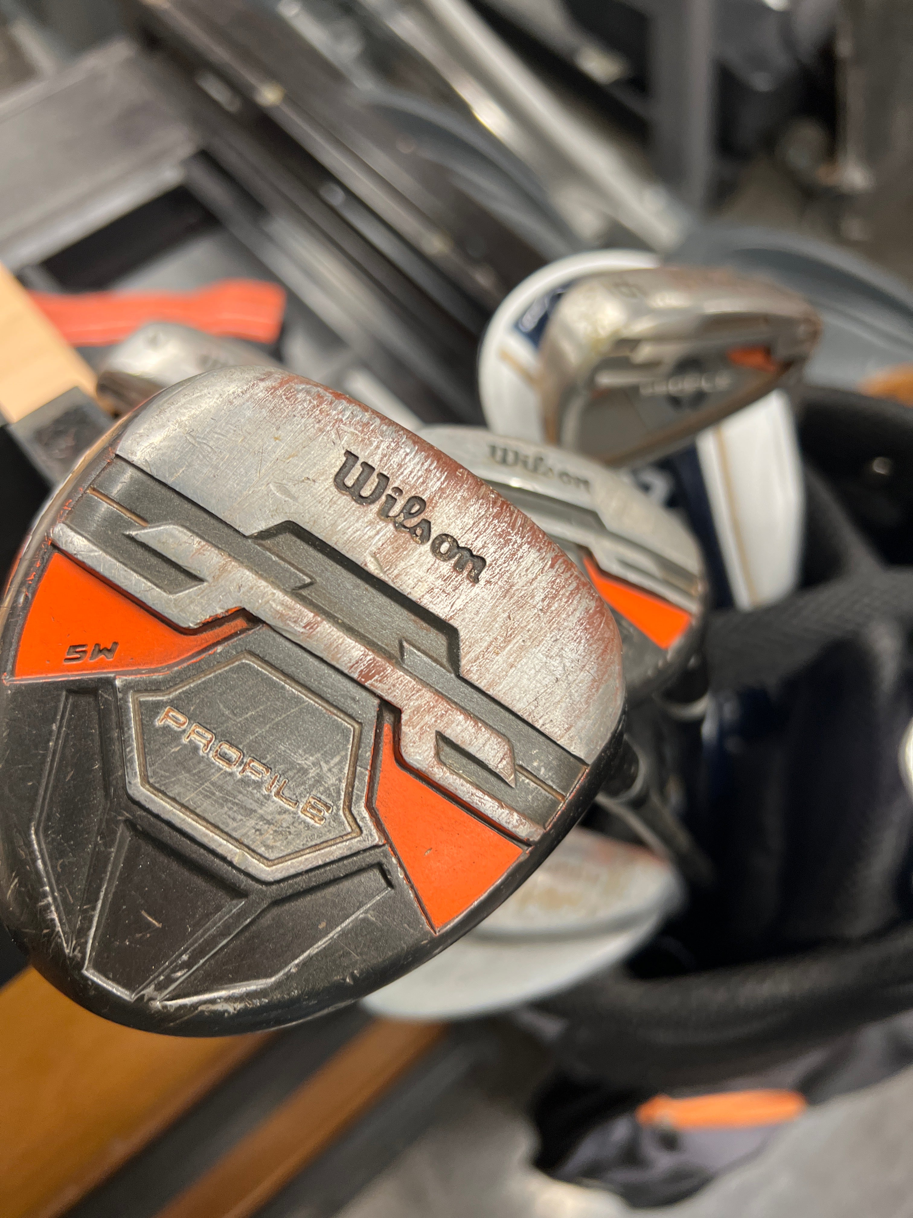 Wilson Profile Golf Bag: Gray and Orange Carry Bag