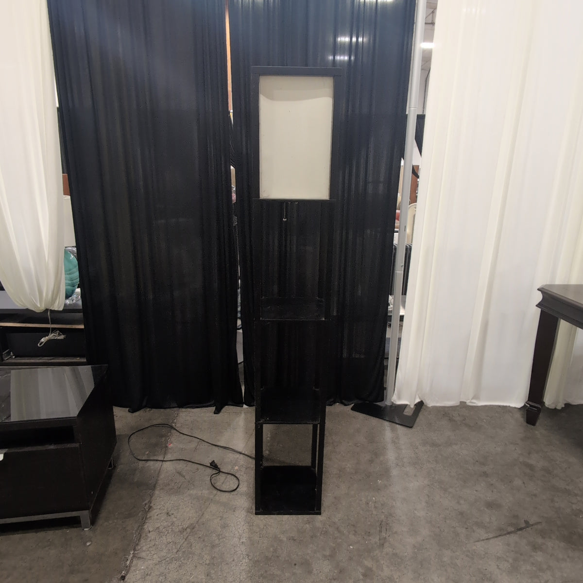 Black Metal Floor Lamp with Integrated Shelves