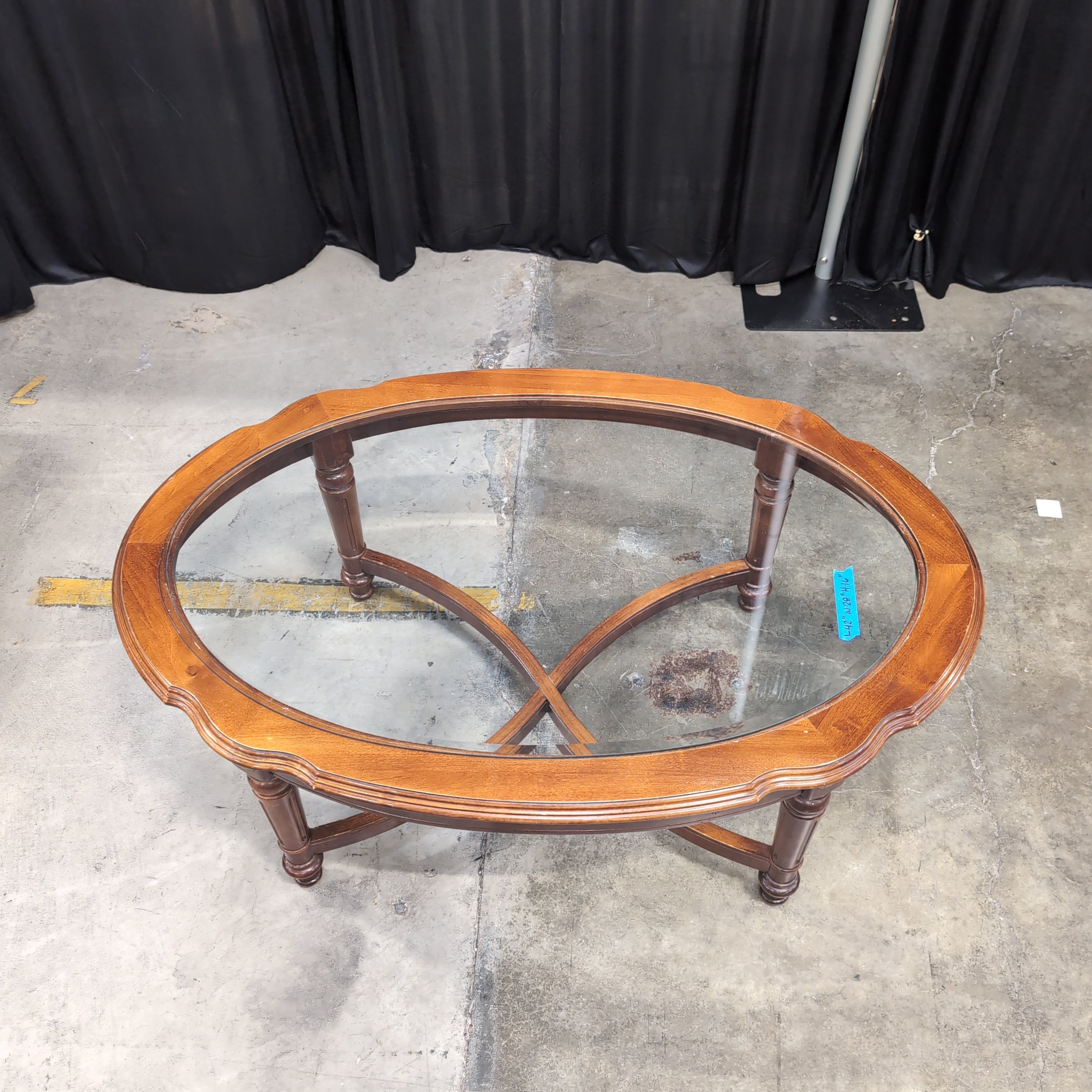 Traditional Oval Coffee Table with Glass Top