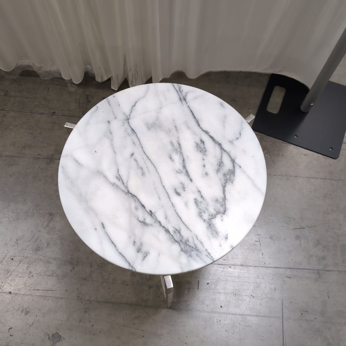 Contemporary Round End Table in White Marble