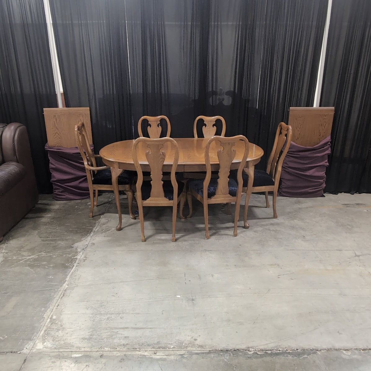 Traditional Oak Oval Dining Table with Six Chairs and Two Leaves