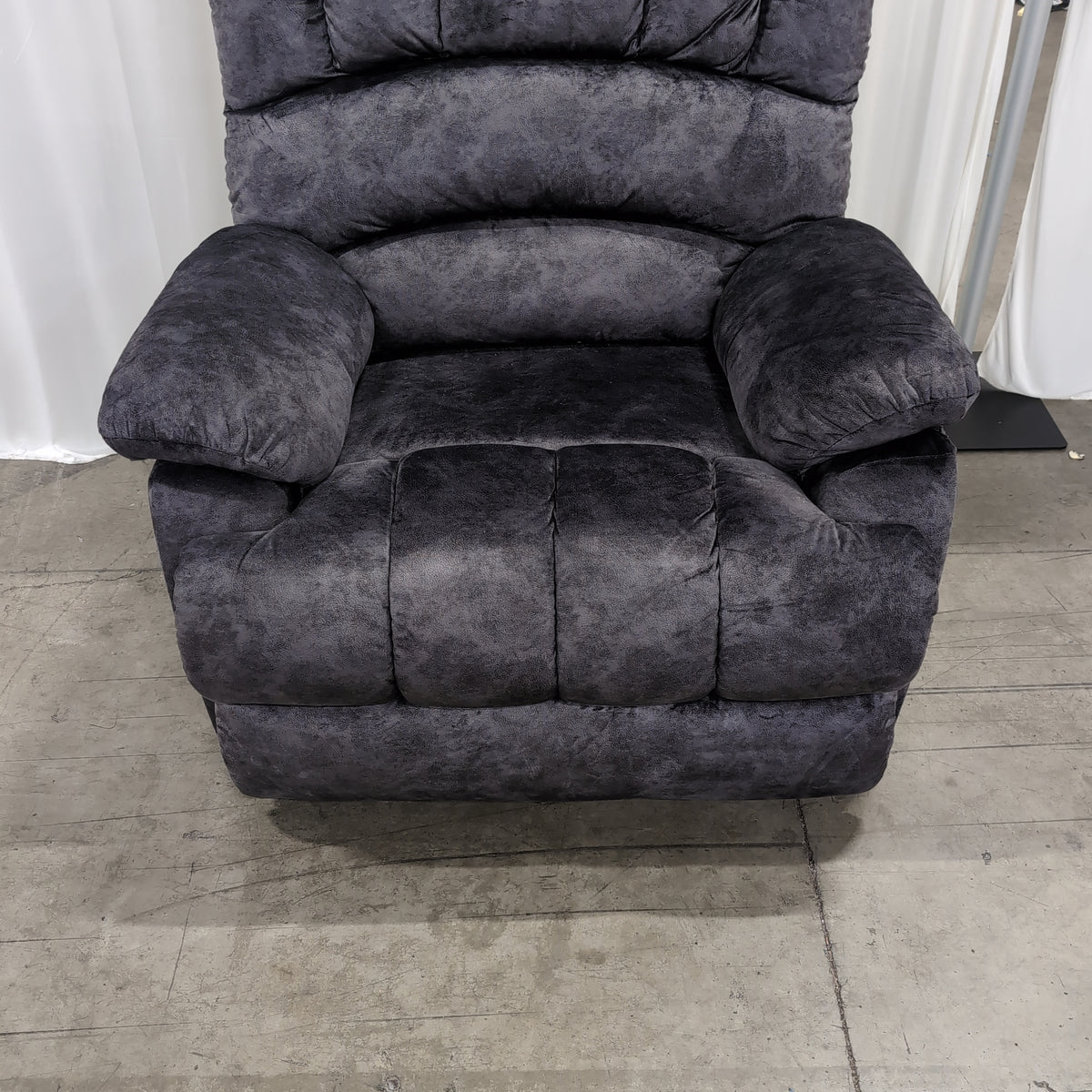 Dark Gray Plush Recliner in Velvet-like Fabric