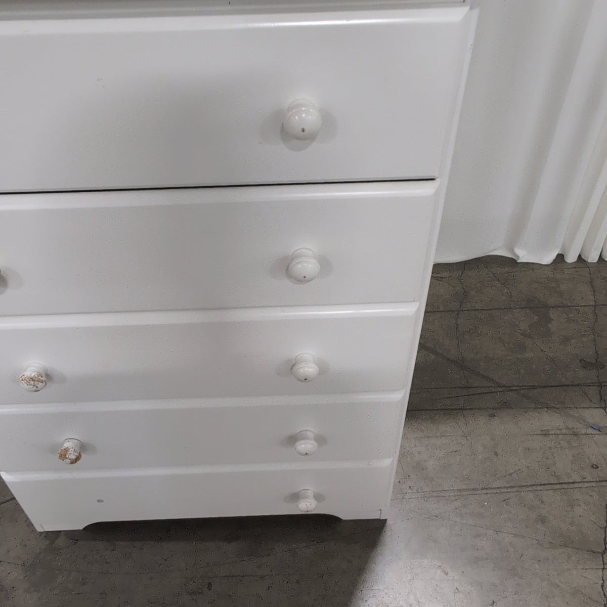Simple White Five-Drawer Dresser