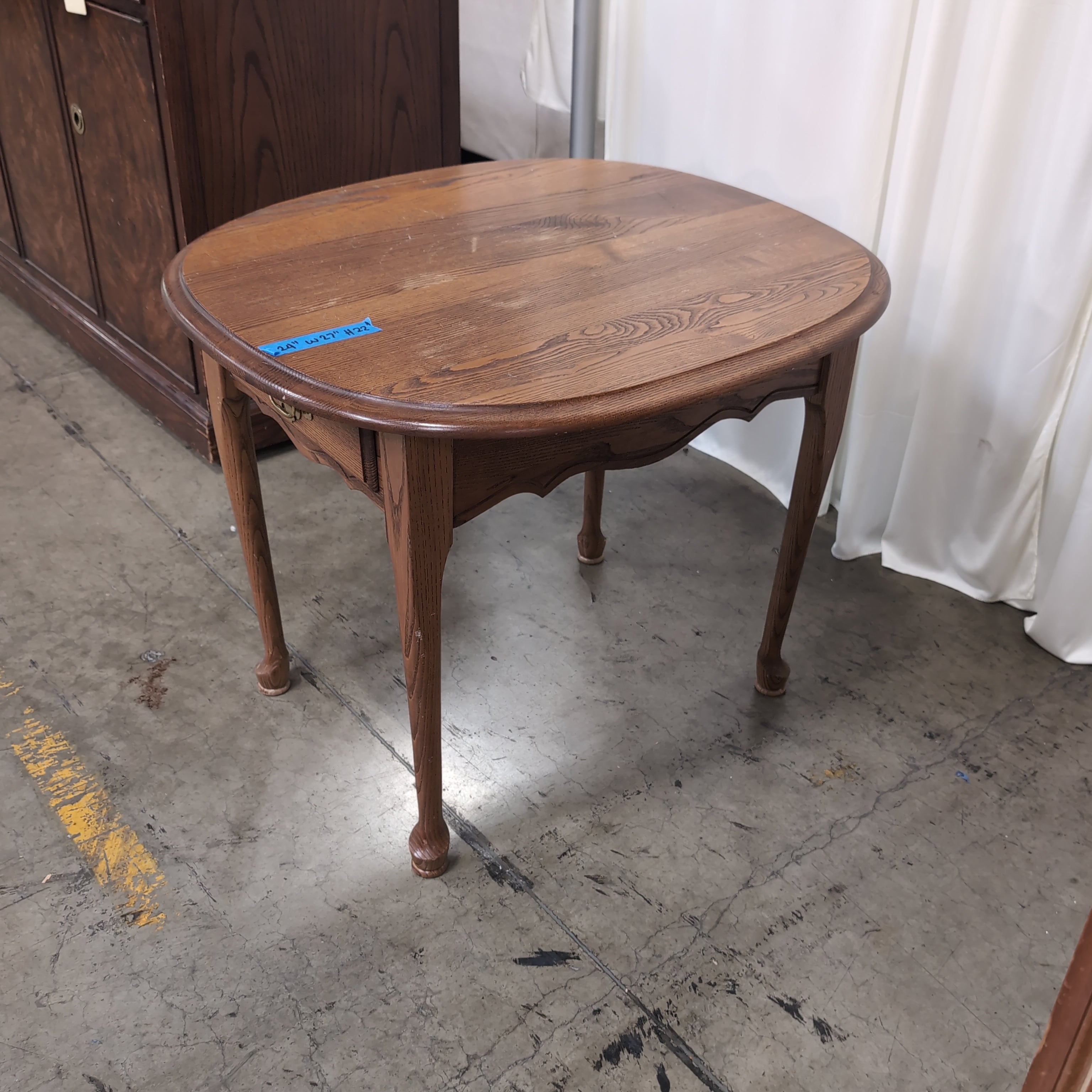 Traditional Oval Wood End Table with Drawer
