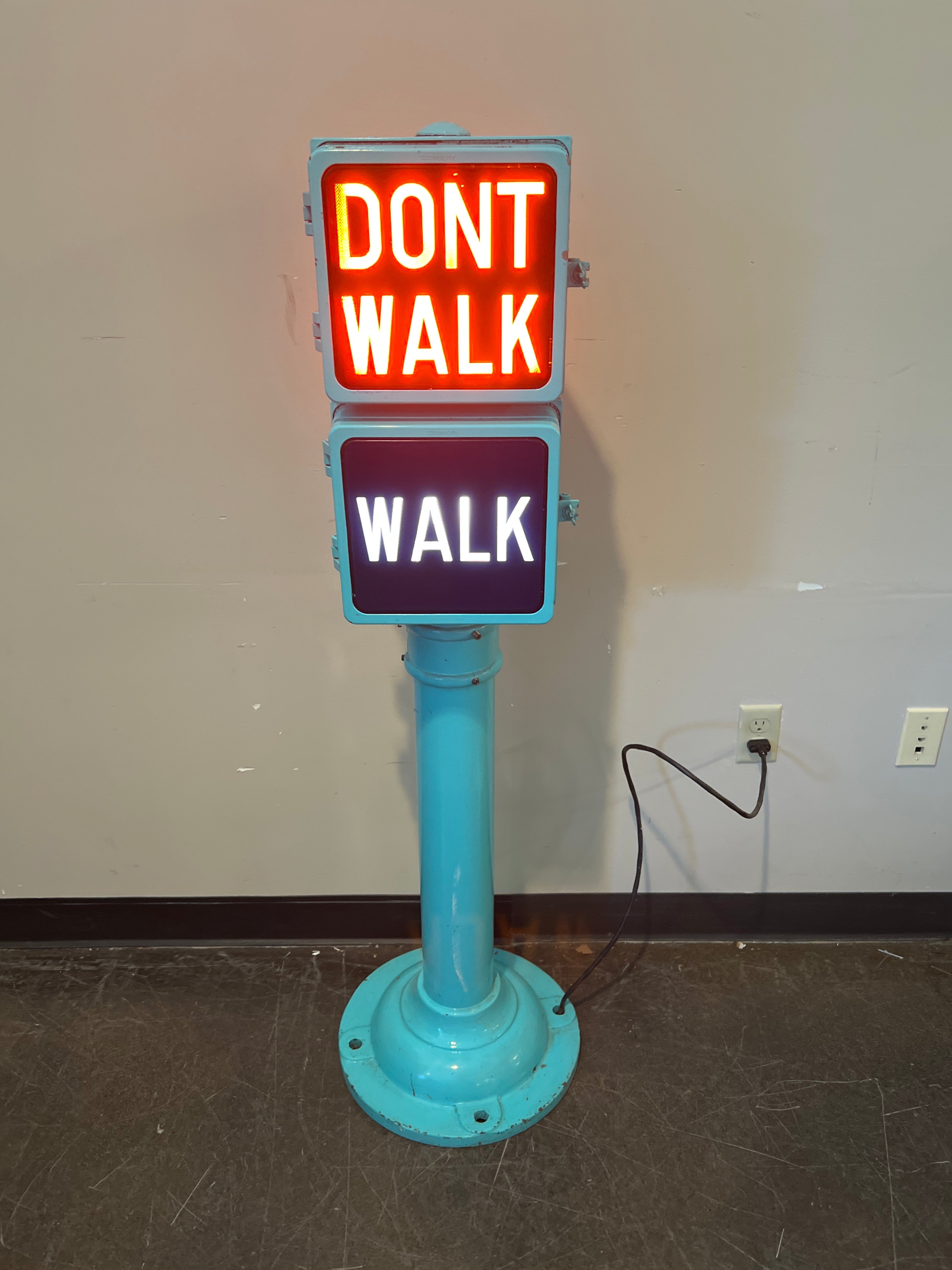 Vintage ONOLITE Pedestrian Signal