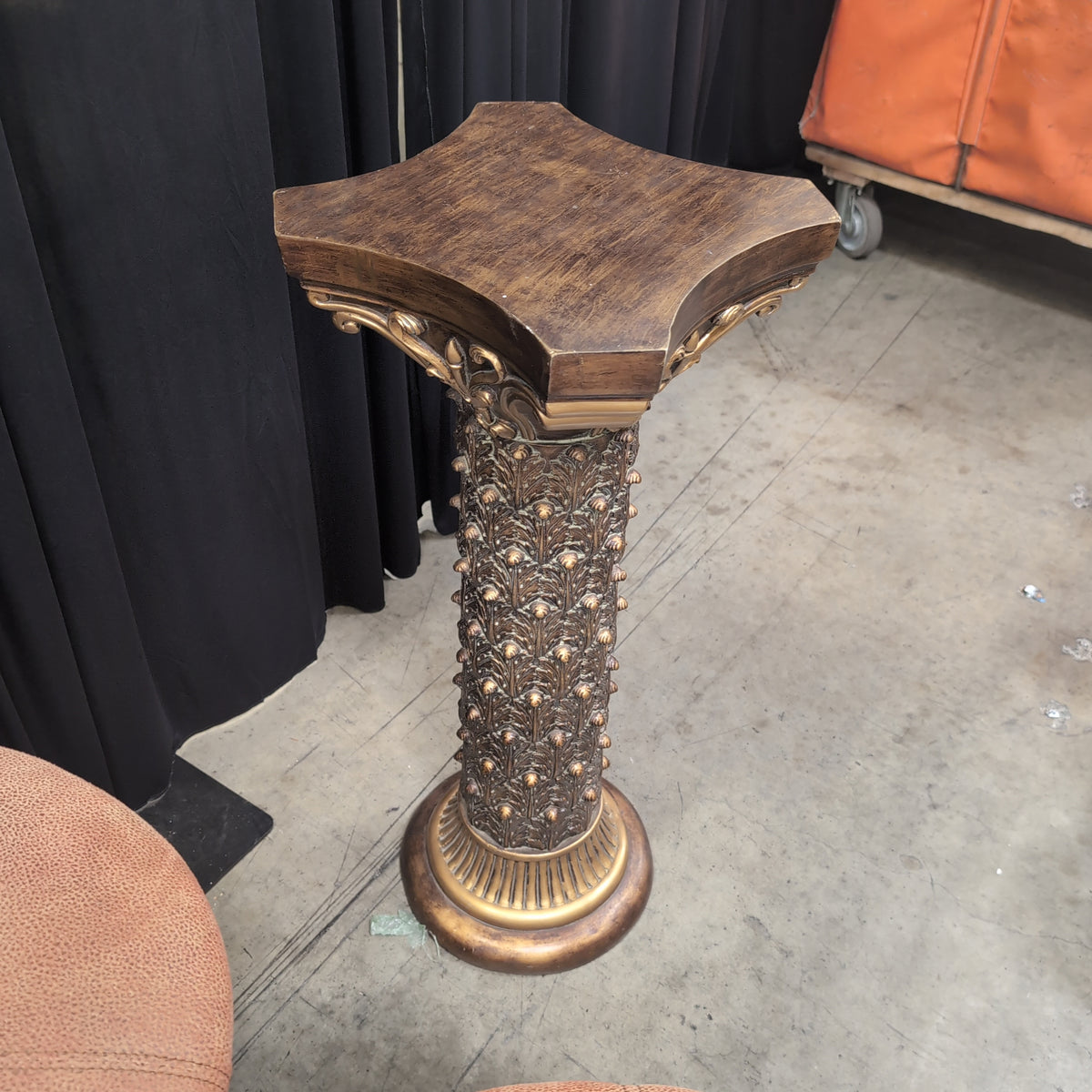 Traditional Brown Wood Pedestal Stand with Ornate Base