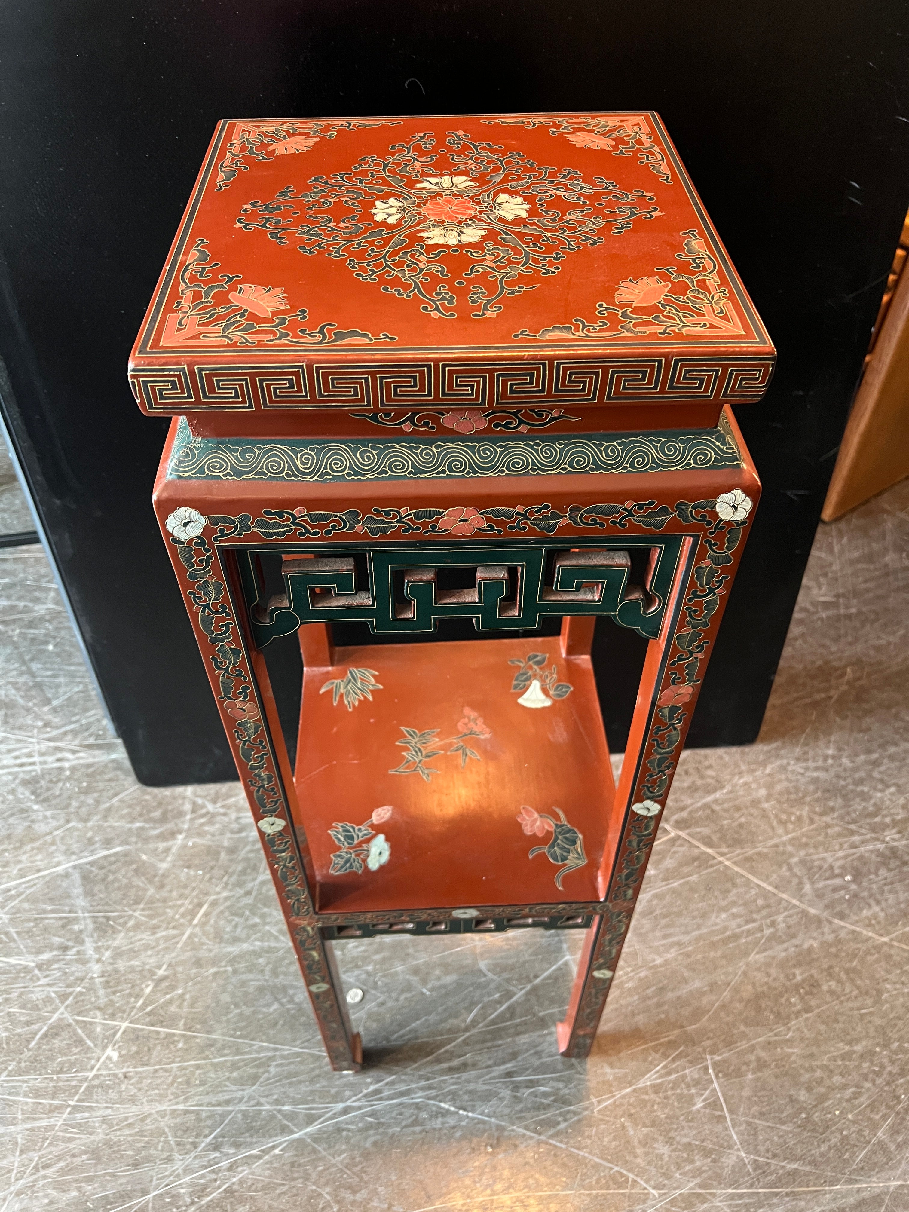 Jinlong Black Lacquered Display Stand