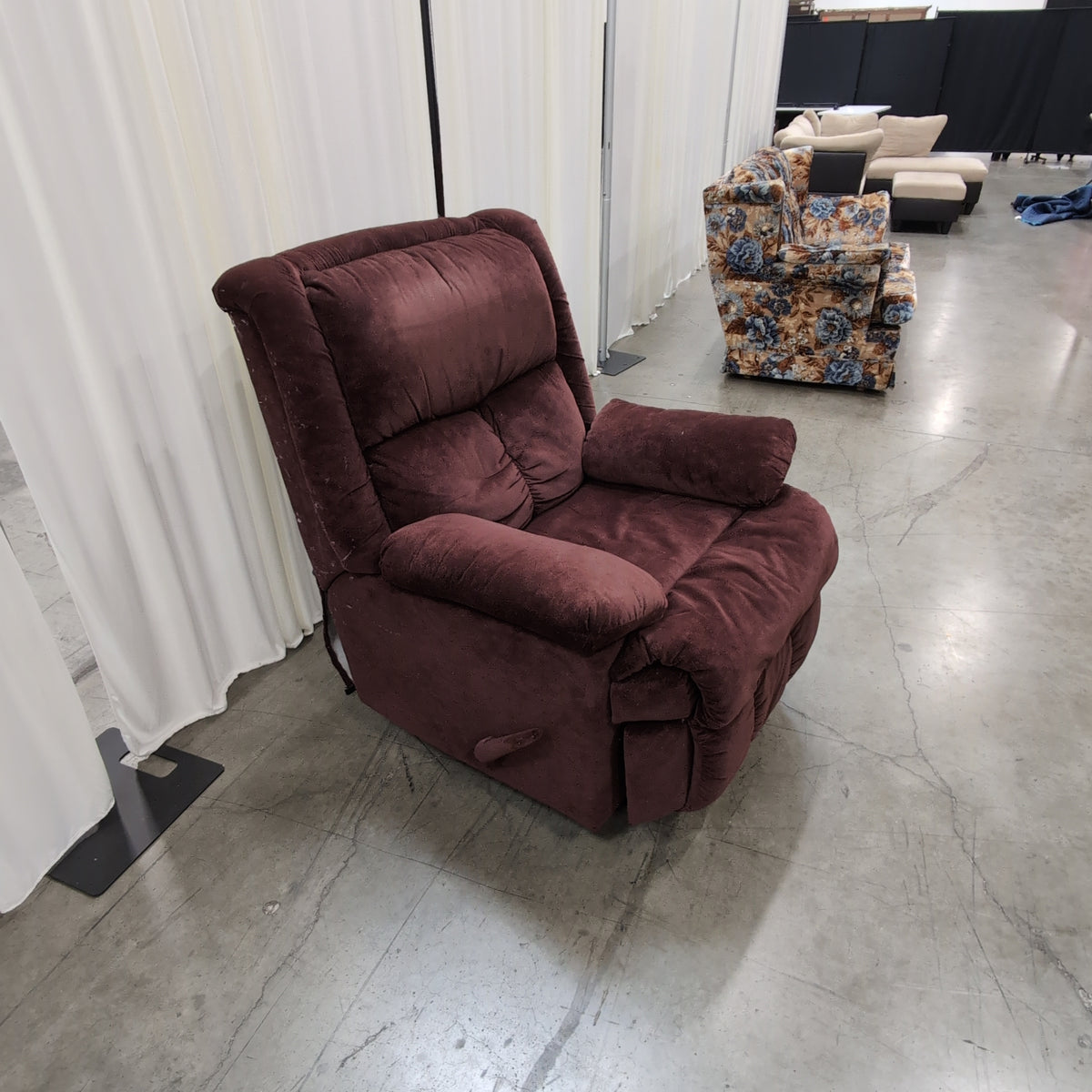Montana RCL Merlot-Padded Burgundy Recliner in Plush Fabric