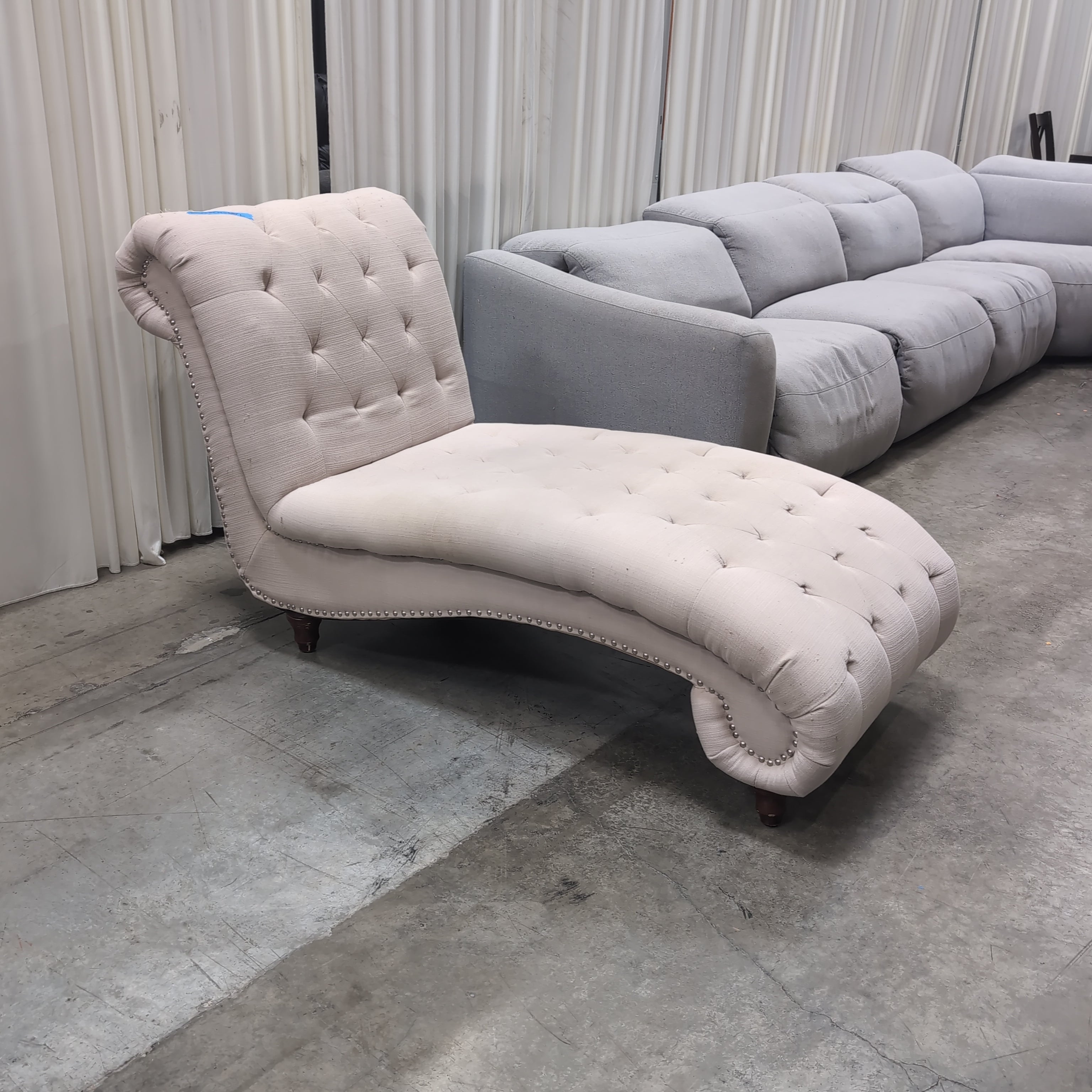 Light Beige Tufted Chaise Lounge with Nailhead Trim