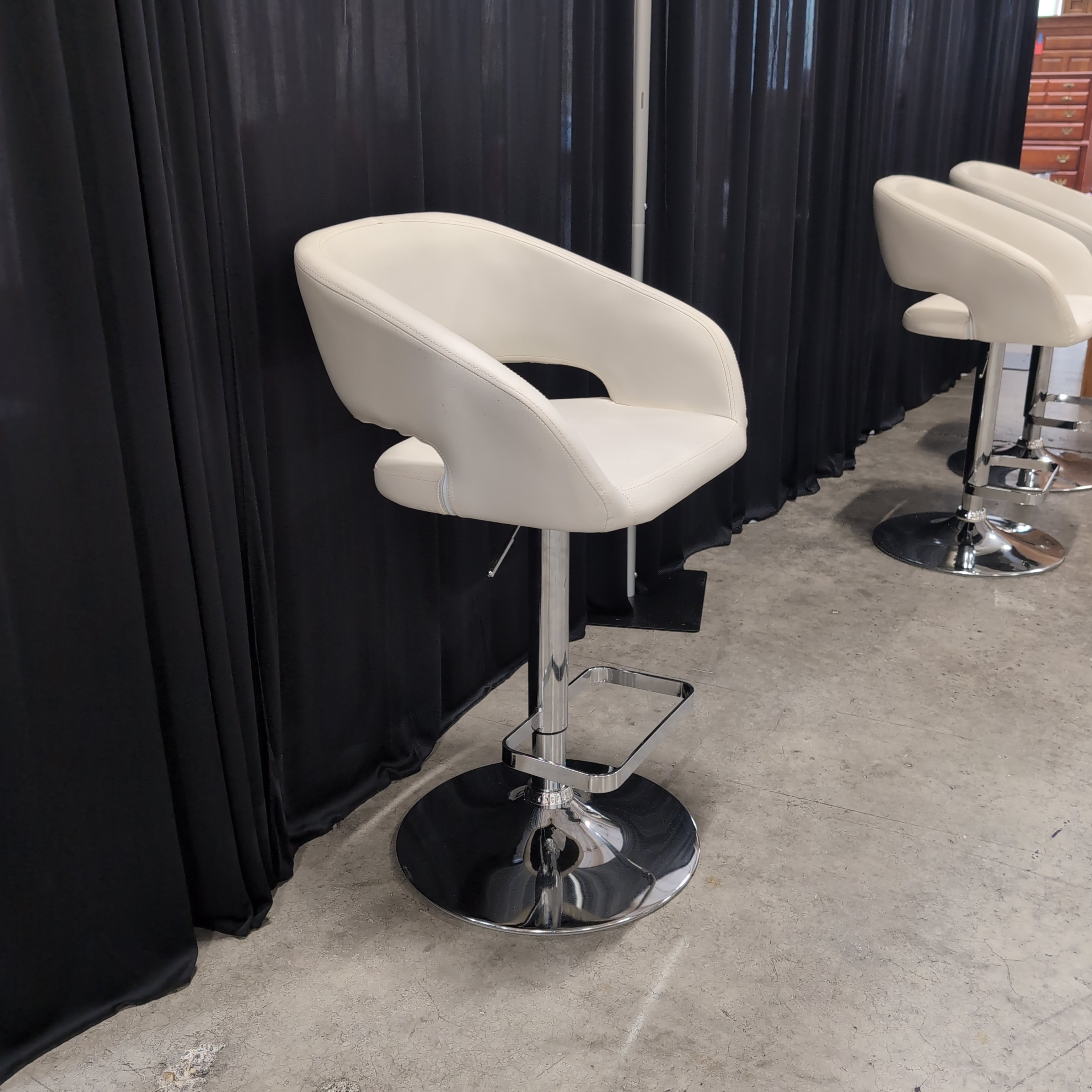 Cream Faux Leather Swivel Bar Stool with Chrome Base