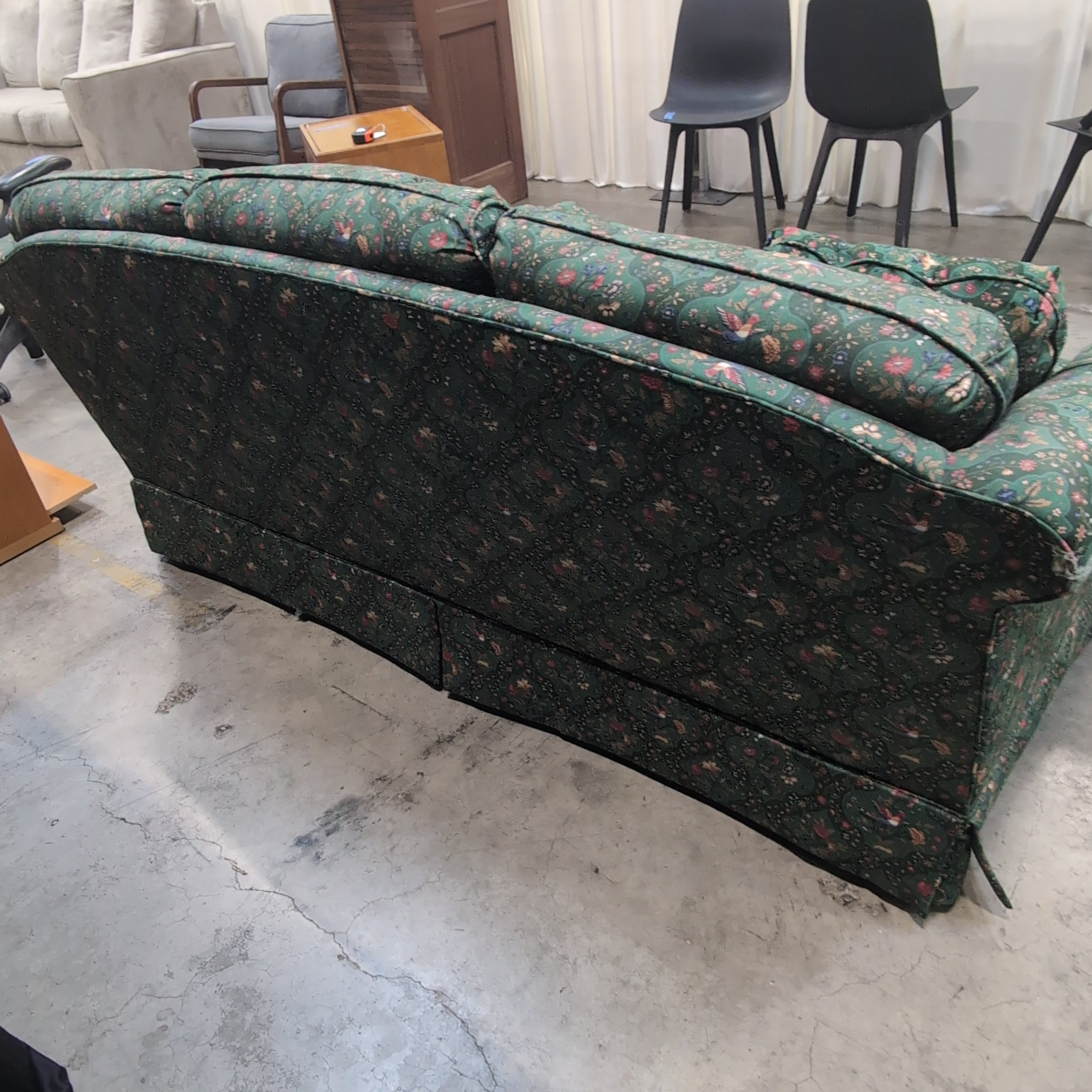 Green Floral Pattern Three-Cushion Couch