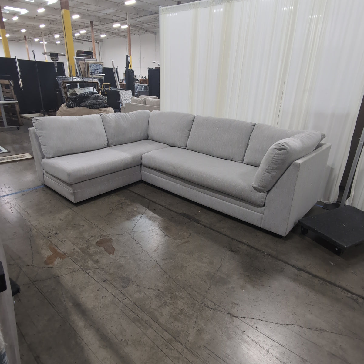 Light Grey Contemporary Sectional Couch in Upholstered Fabric