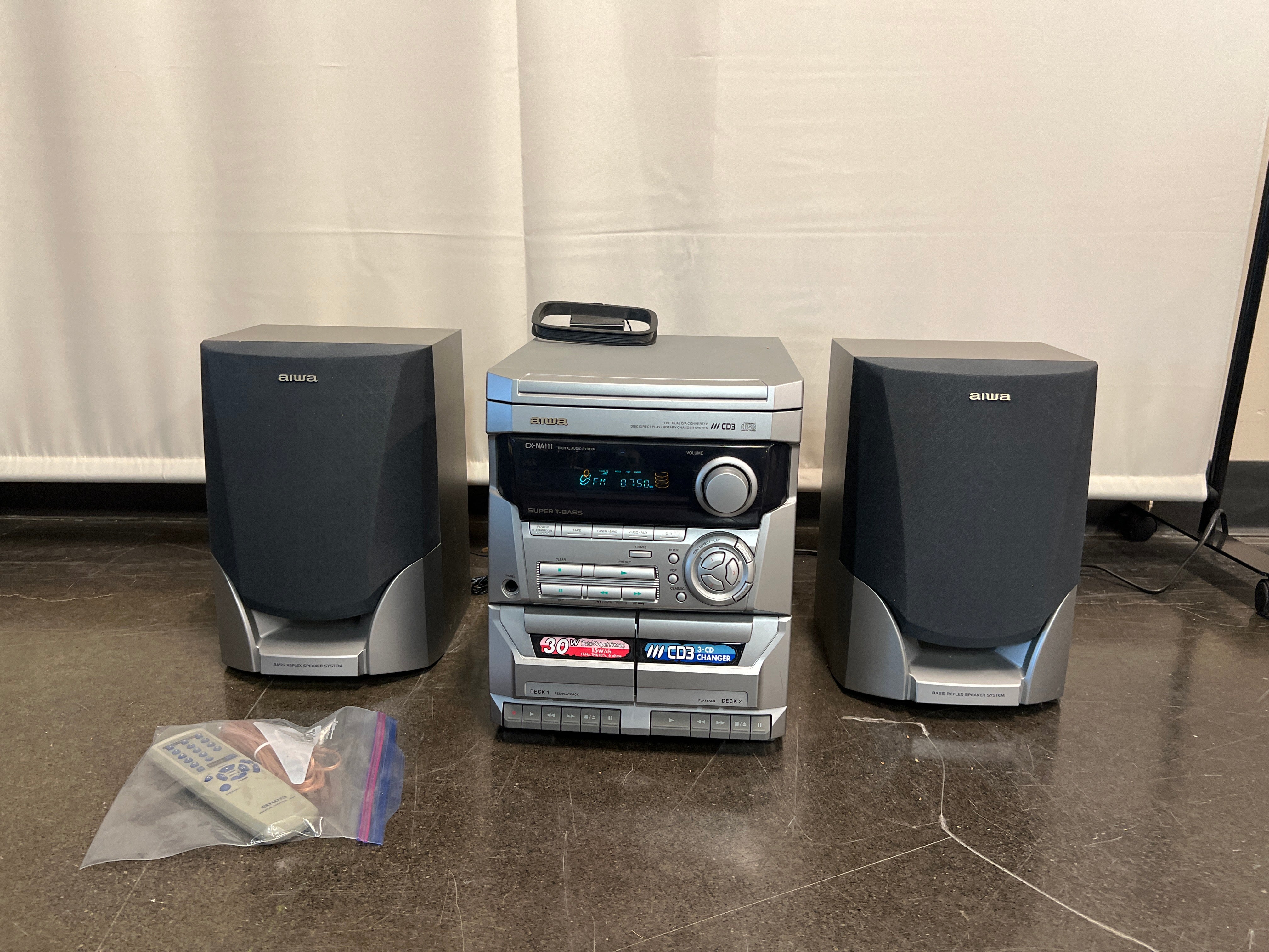 Aiwa CX-NA111 Silver Stereo System with Speakers