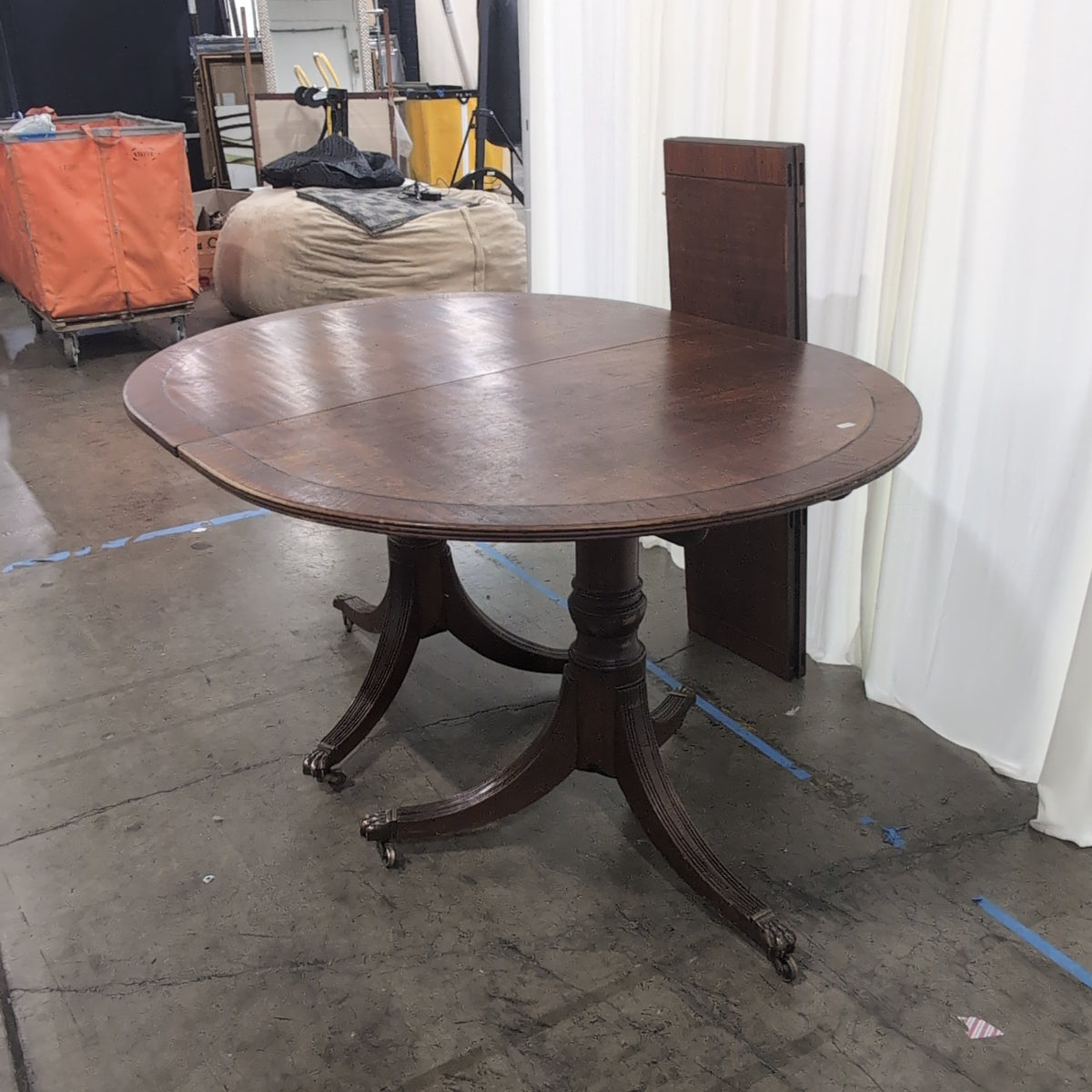 Traditional Dark Wood Oval Dining Table