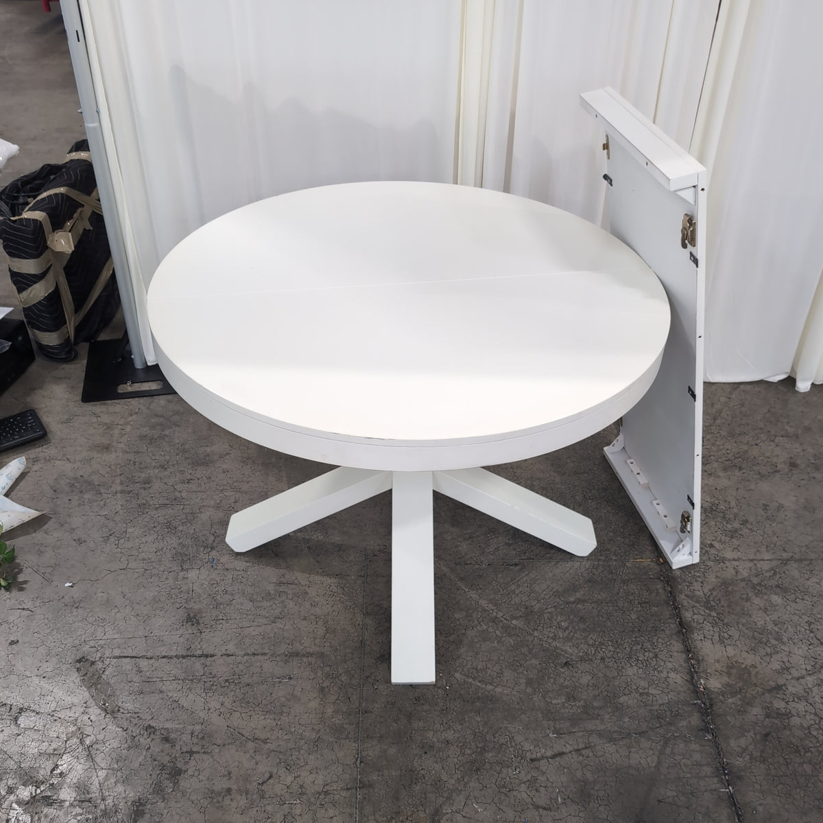 White Round Dining Table with Extension Leaf
