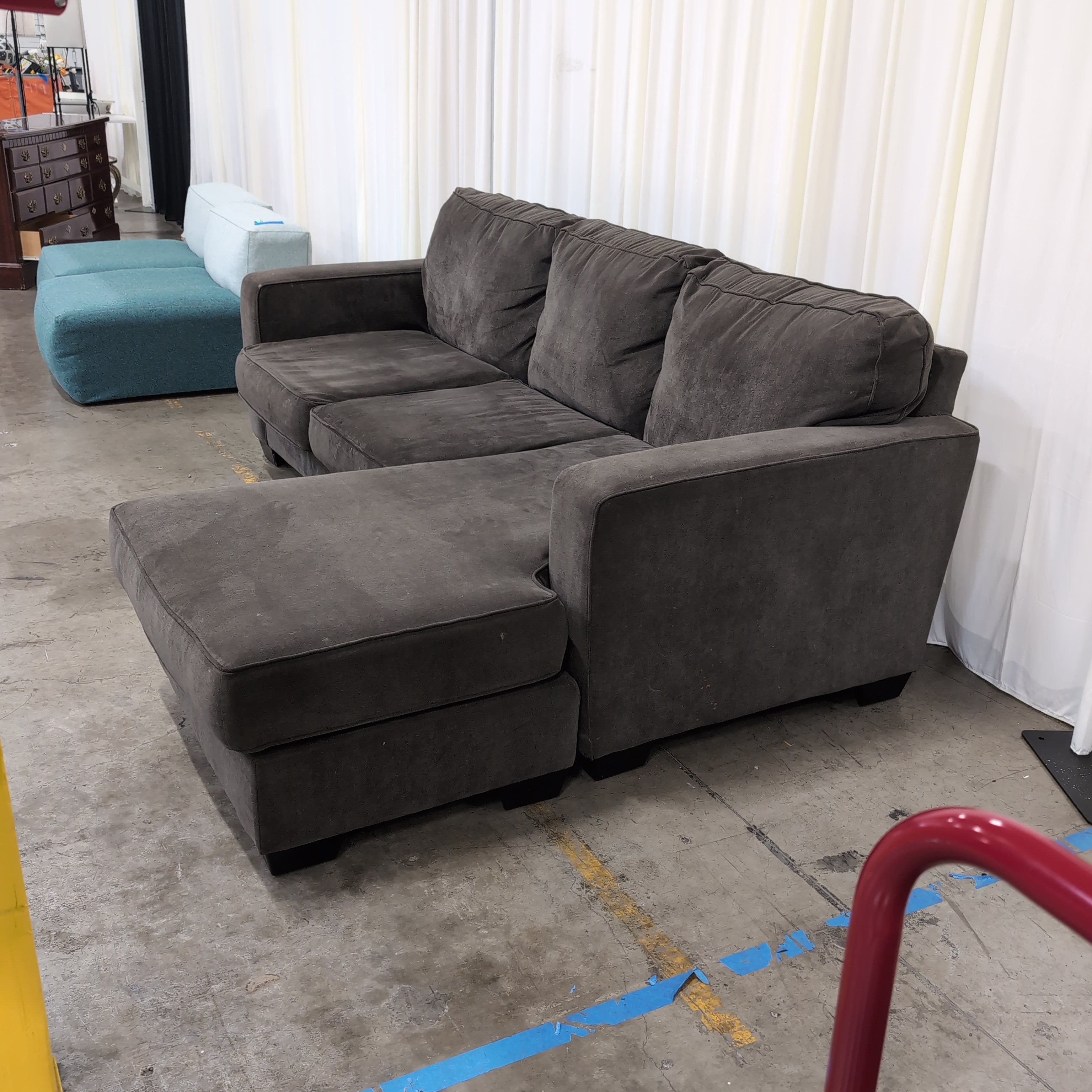 Contemporary Grey Fabric Sectional Couch with Chaise