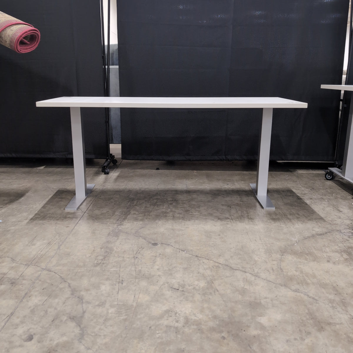 LE NL White Adjustable Height Desk with Silver Legs