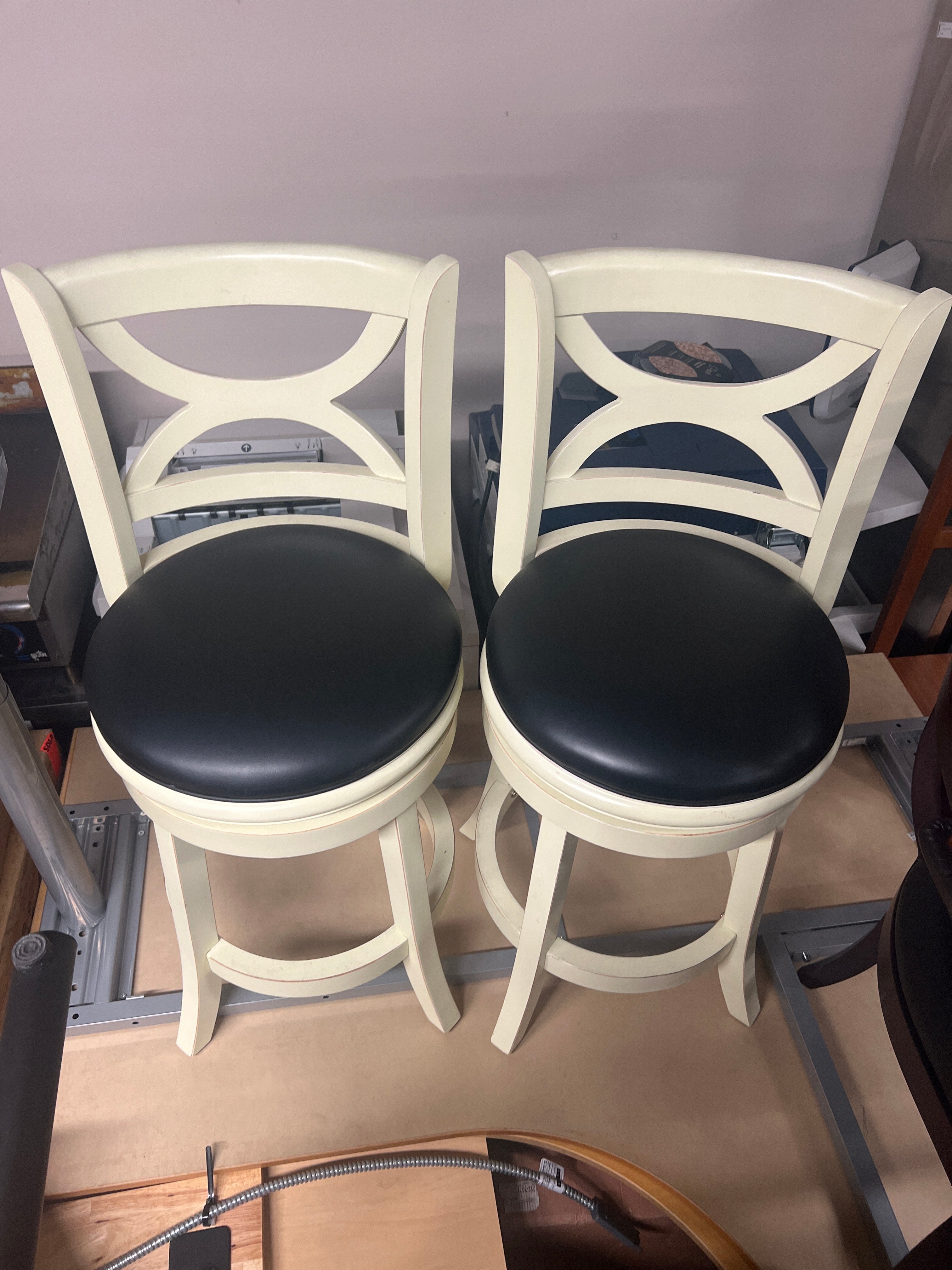 Round Farmhouse Bar Stool