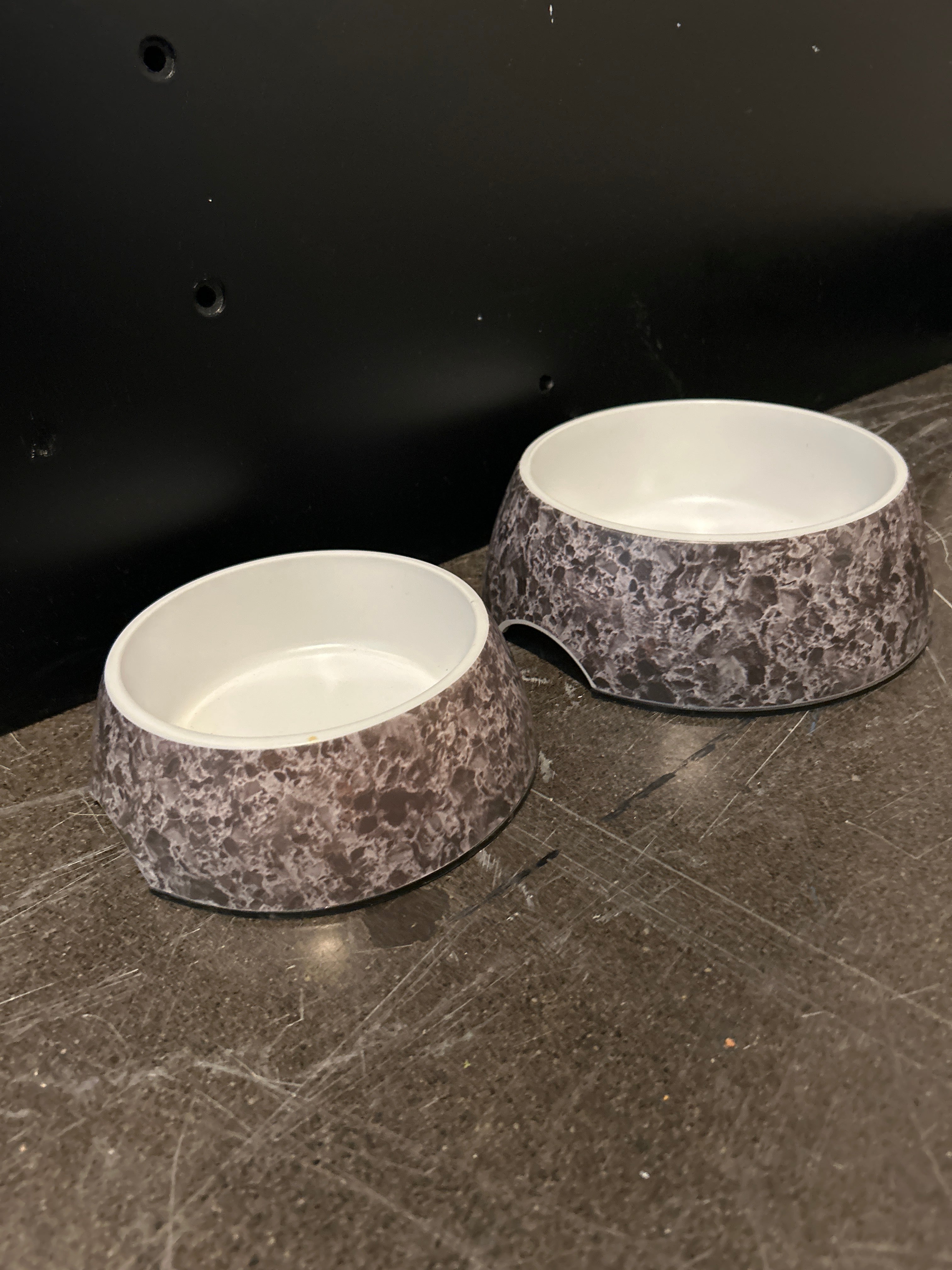 Stylish Pet Bowls: Marble Effect