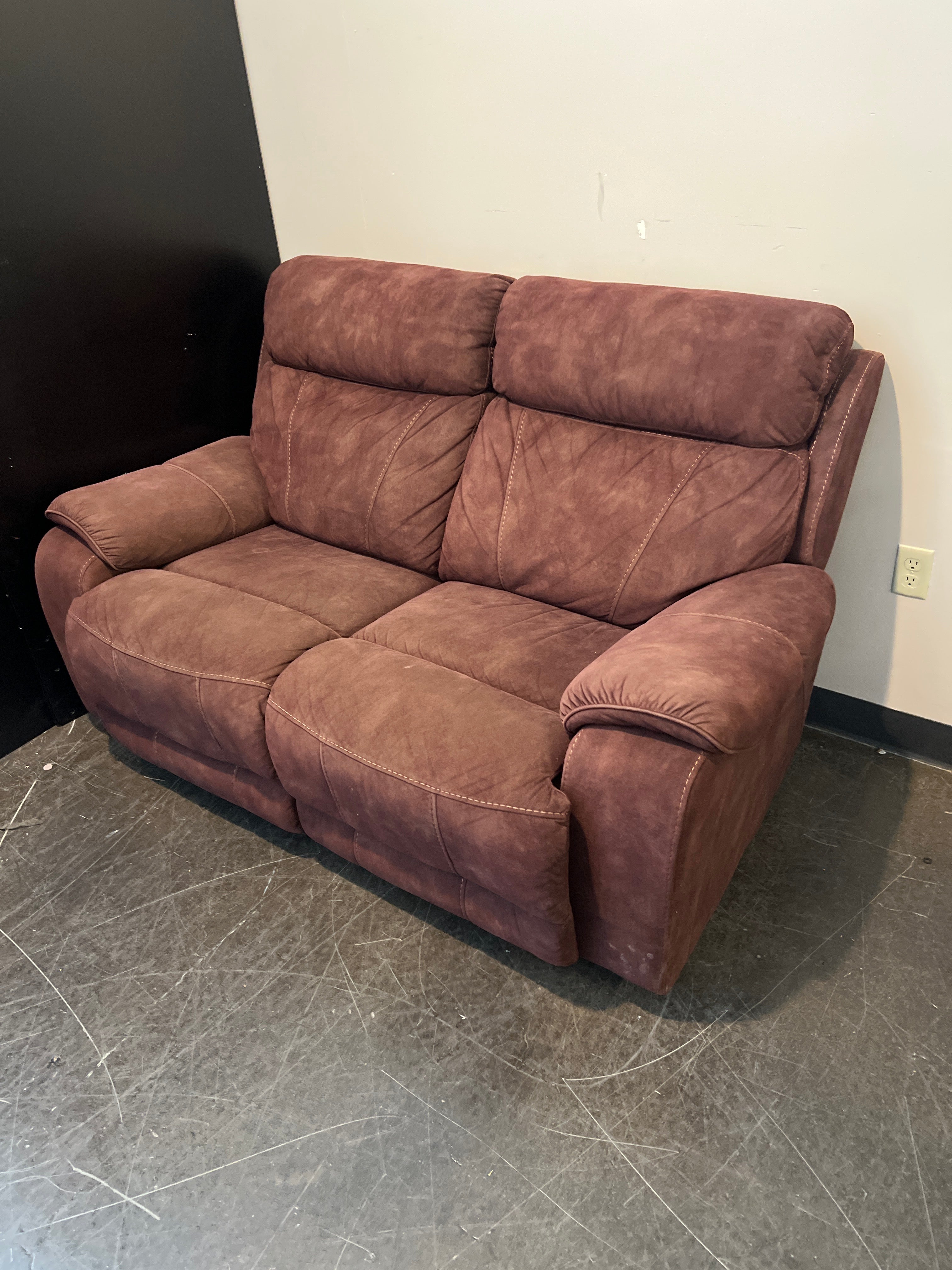 Reclining Loveseat in Deep Burgundy Microfiber