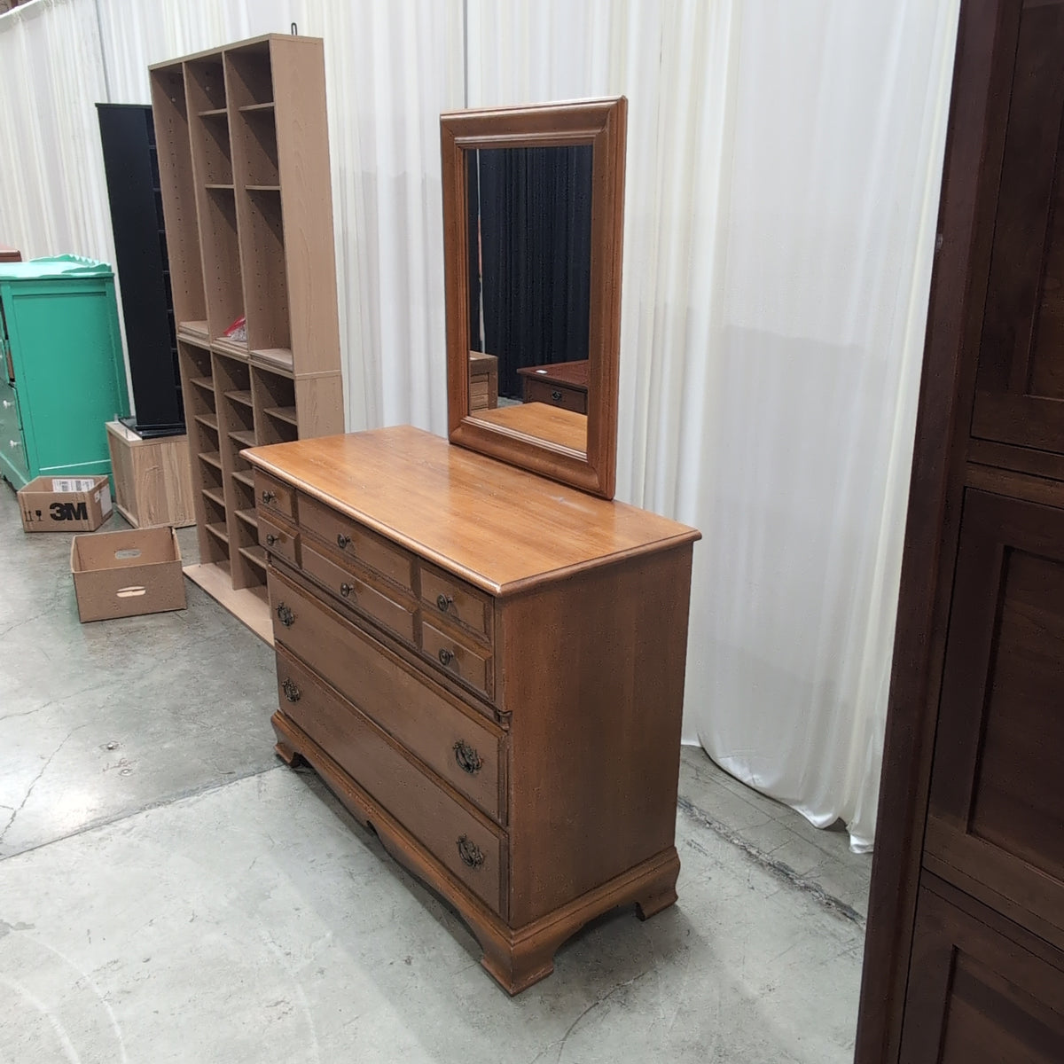 Traditional Honey Tone Wood Dresser with Mirror