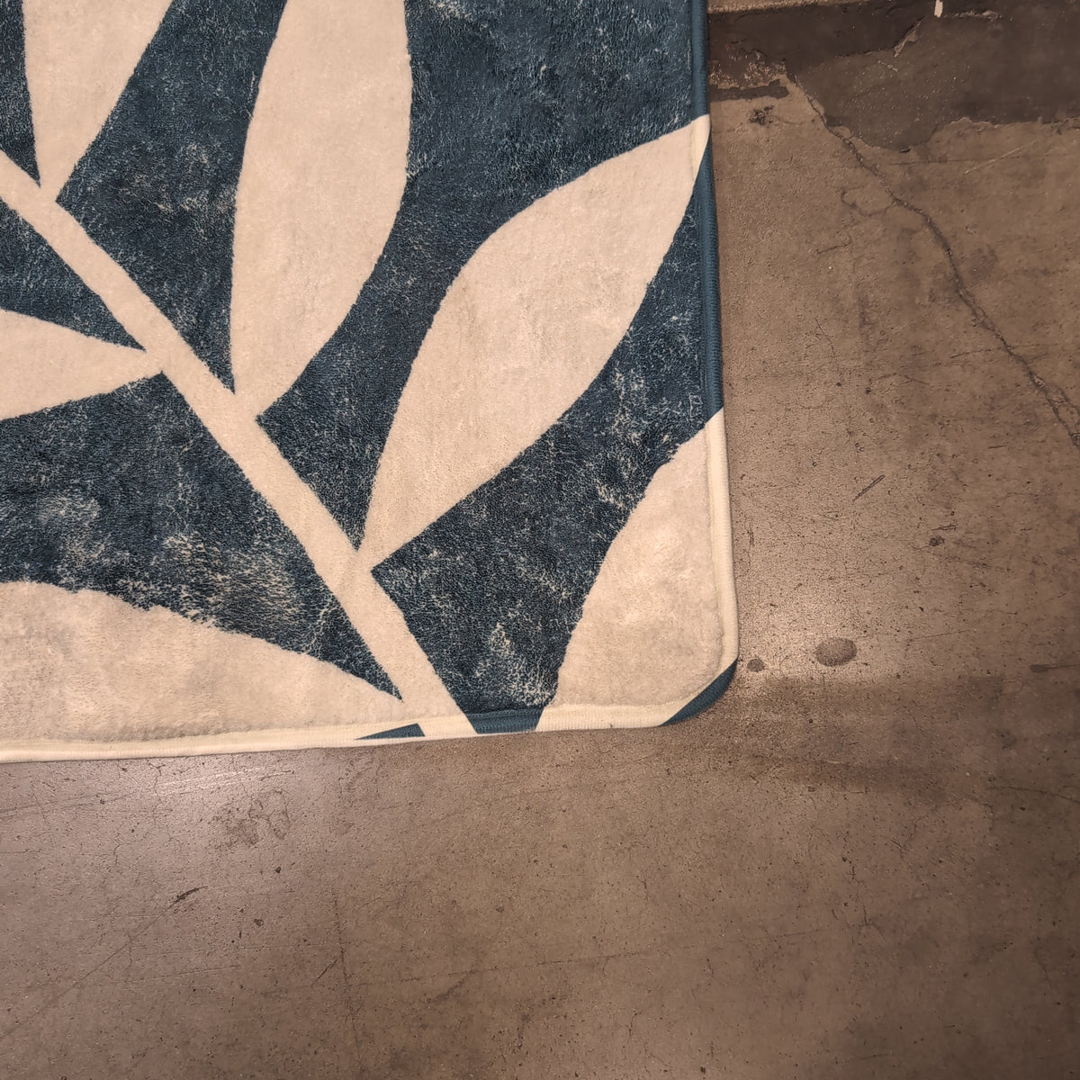 Abstract Organic Pattern Area Rug in Multi-Color