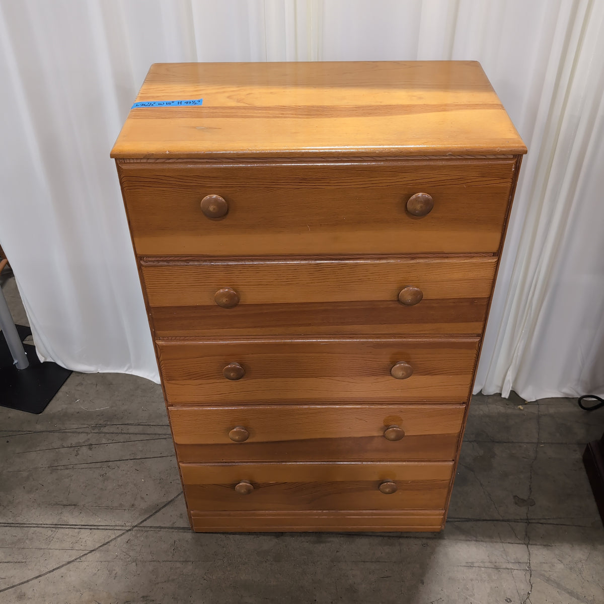 Traditional Six-Drawer Wood Dresser in Pine
