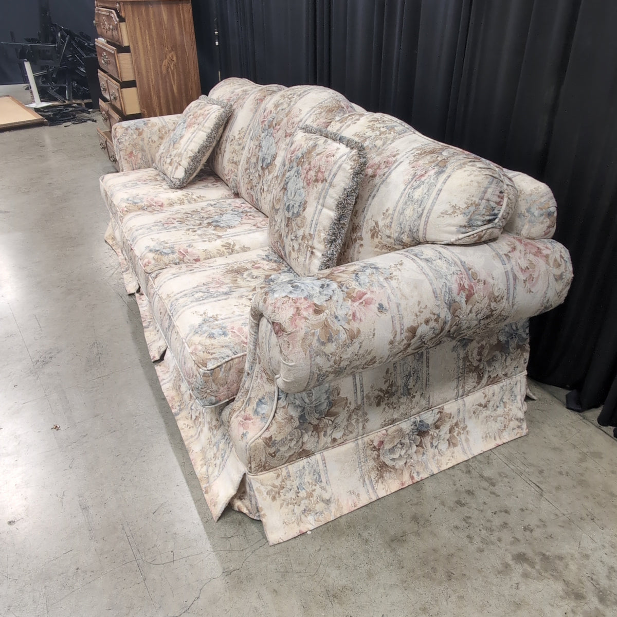 Traditional Floral Pattern Fabric Couch