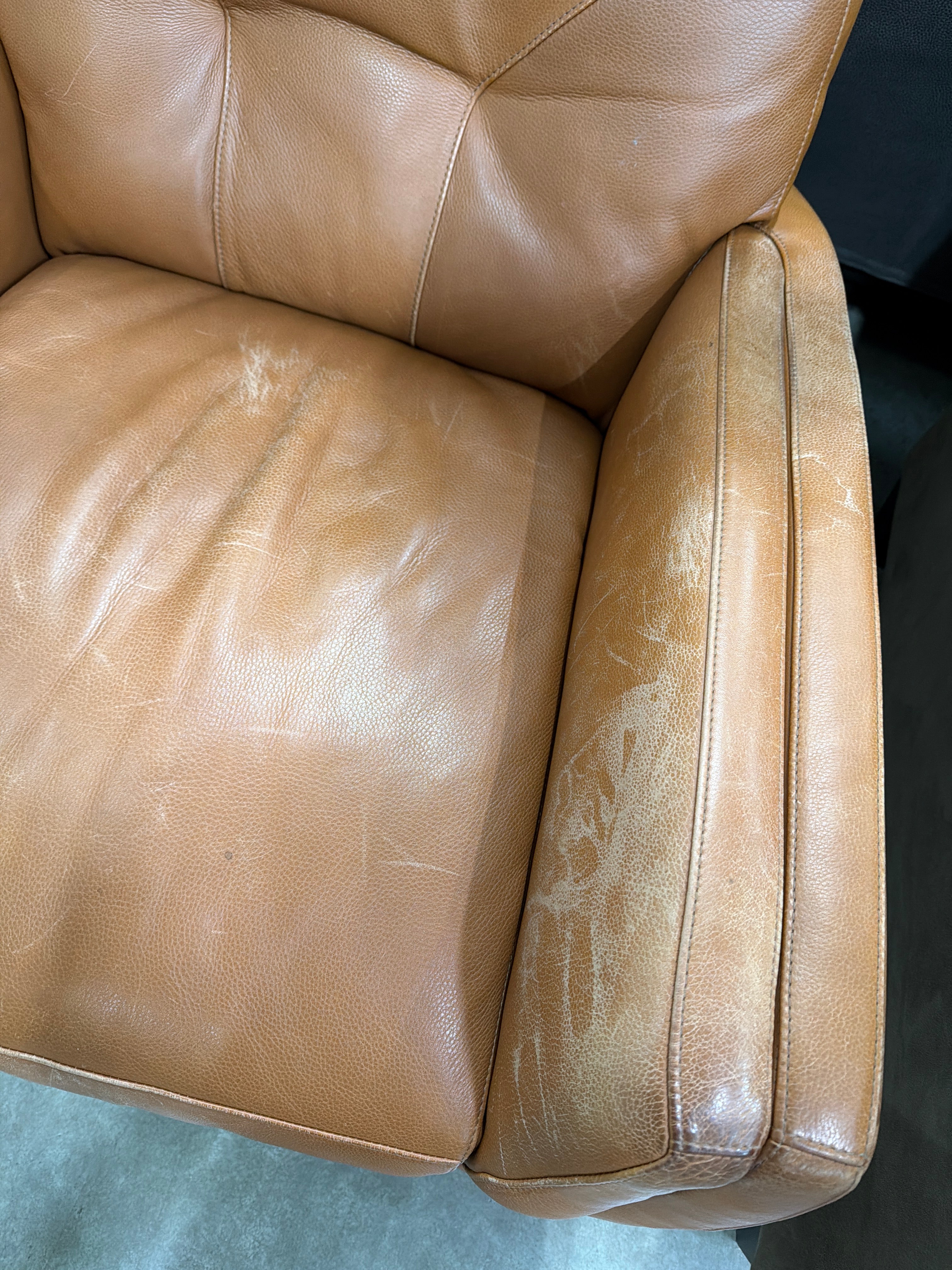 American Leather Gavin Recliner in Cognac Leather