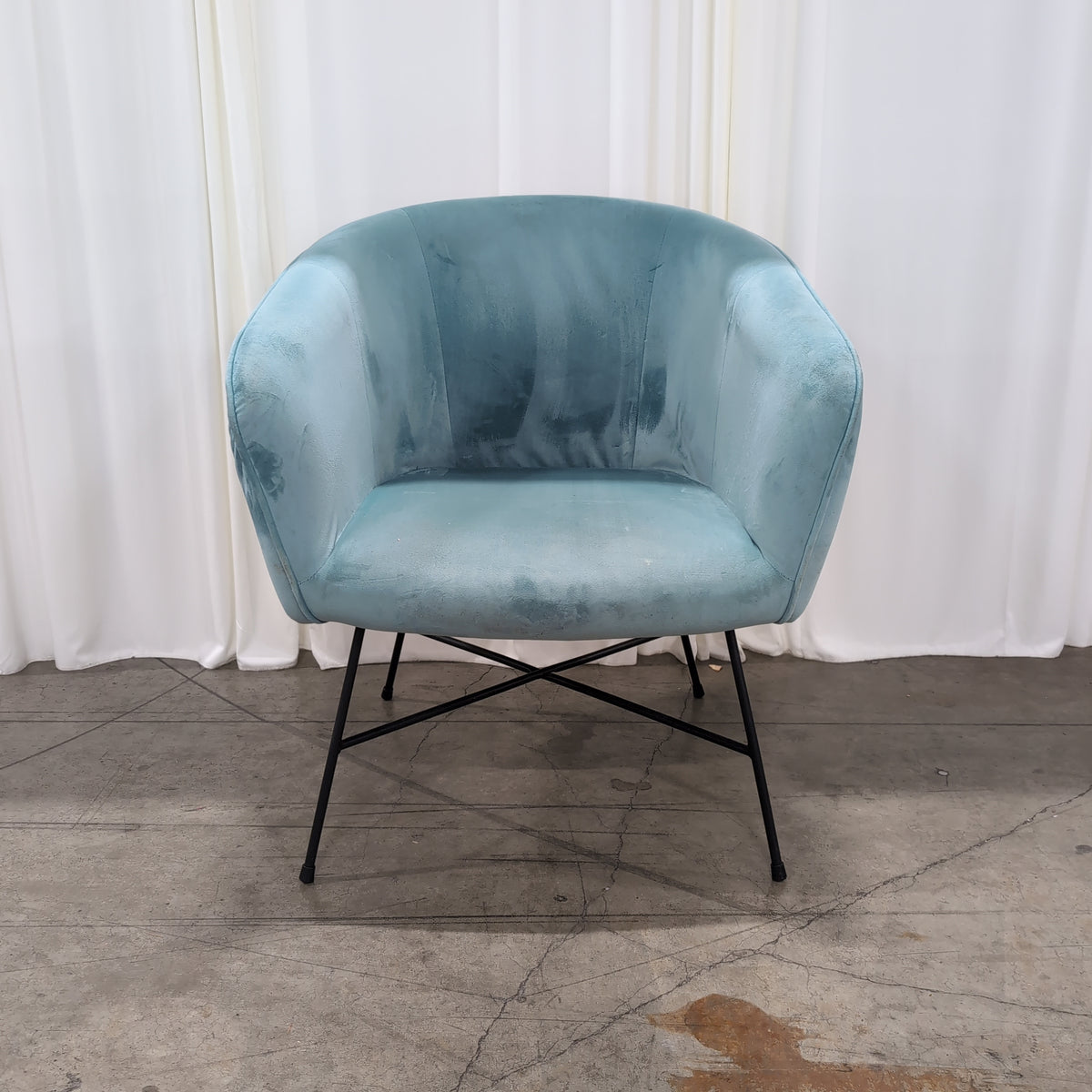 Light Blue Velvet Upholstered Accent Chair with Metal Legs