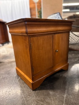 Oak 2 Door Nightstand/ Side Table