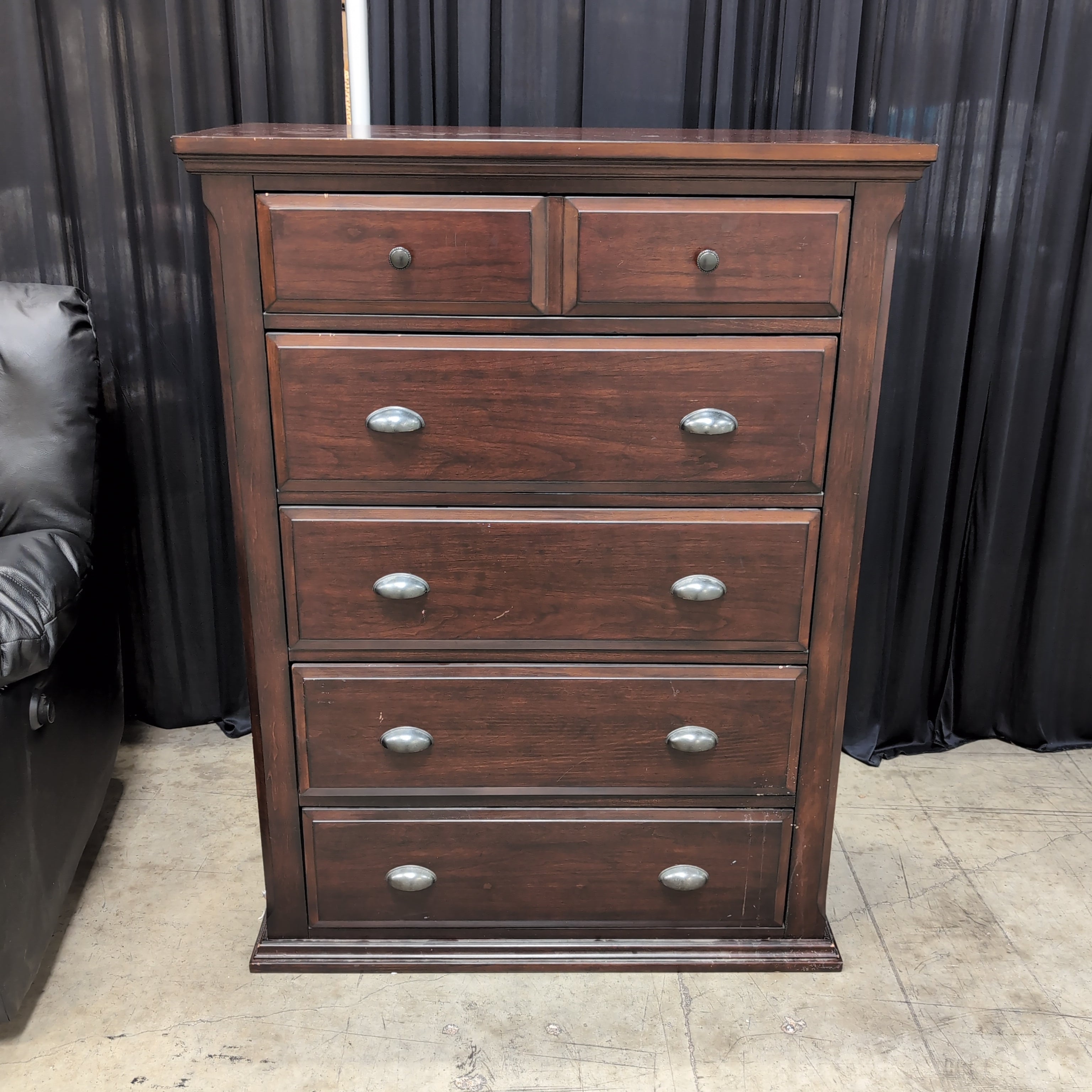 Traditional Dark Wood Six-Drawer Dresser
